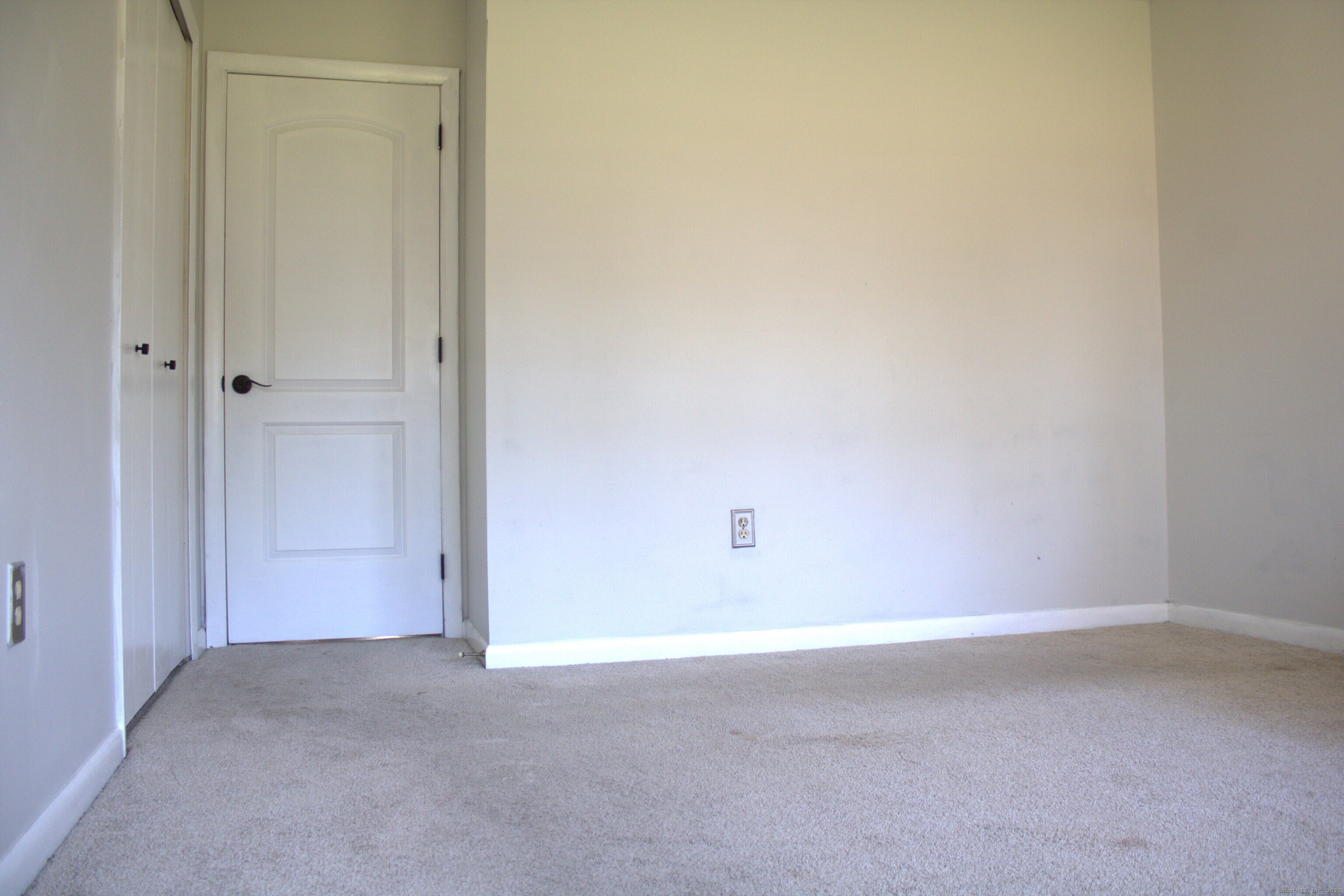 South Windsor, Connecticut 06074, United States, 2 Bedrooms Bedrooms, ,1 BathroomBathrooms,Residential,Active,252554