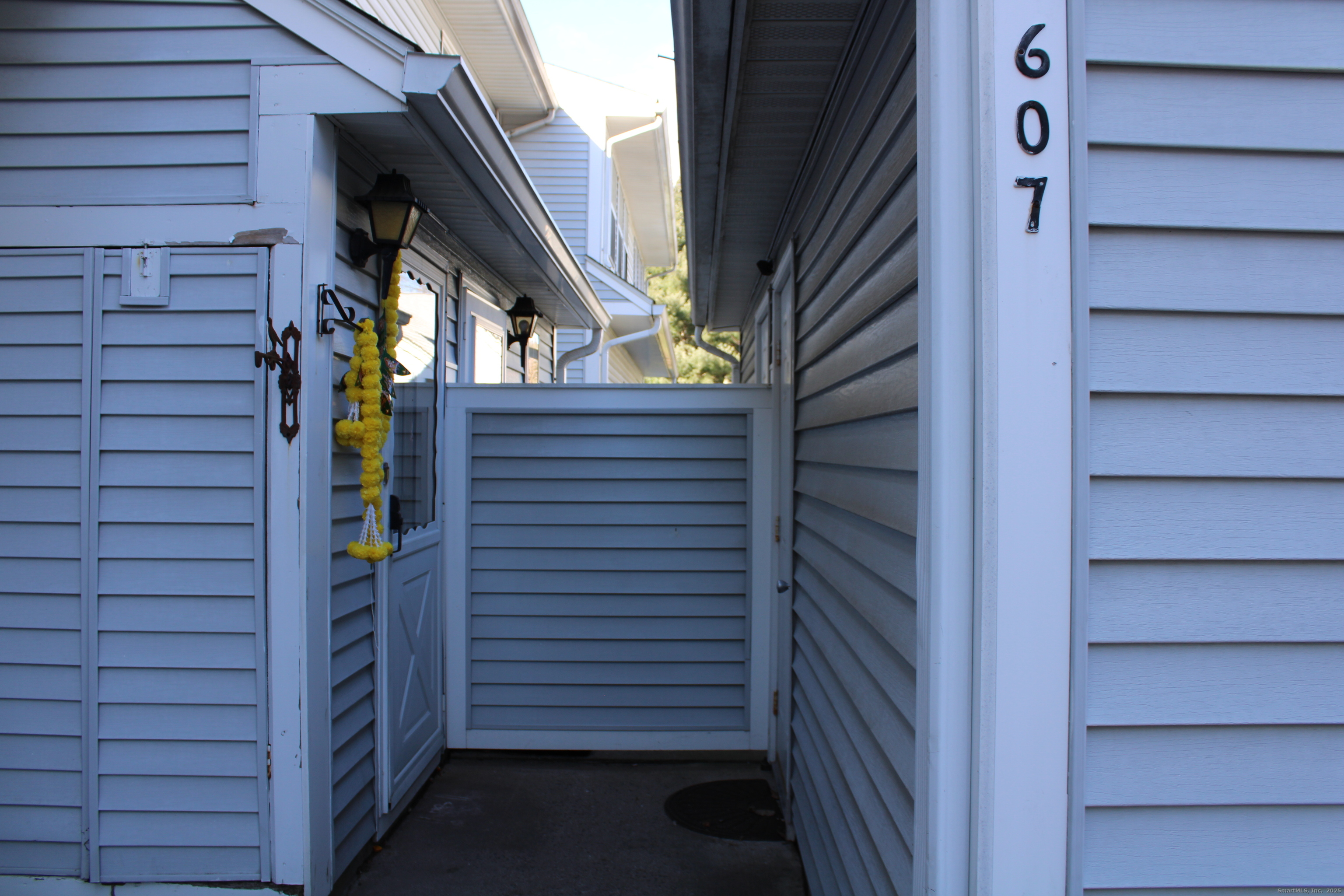 South Windsor, Connecticut 06074, United States, 2 Bedrooms Bedrooms, ,1 BathroomBathrooms,Residential,Active,252554