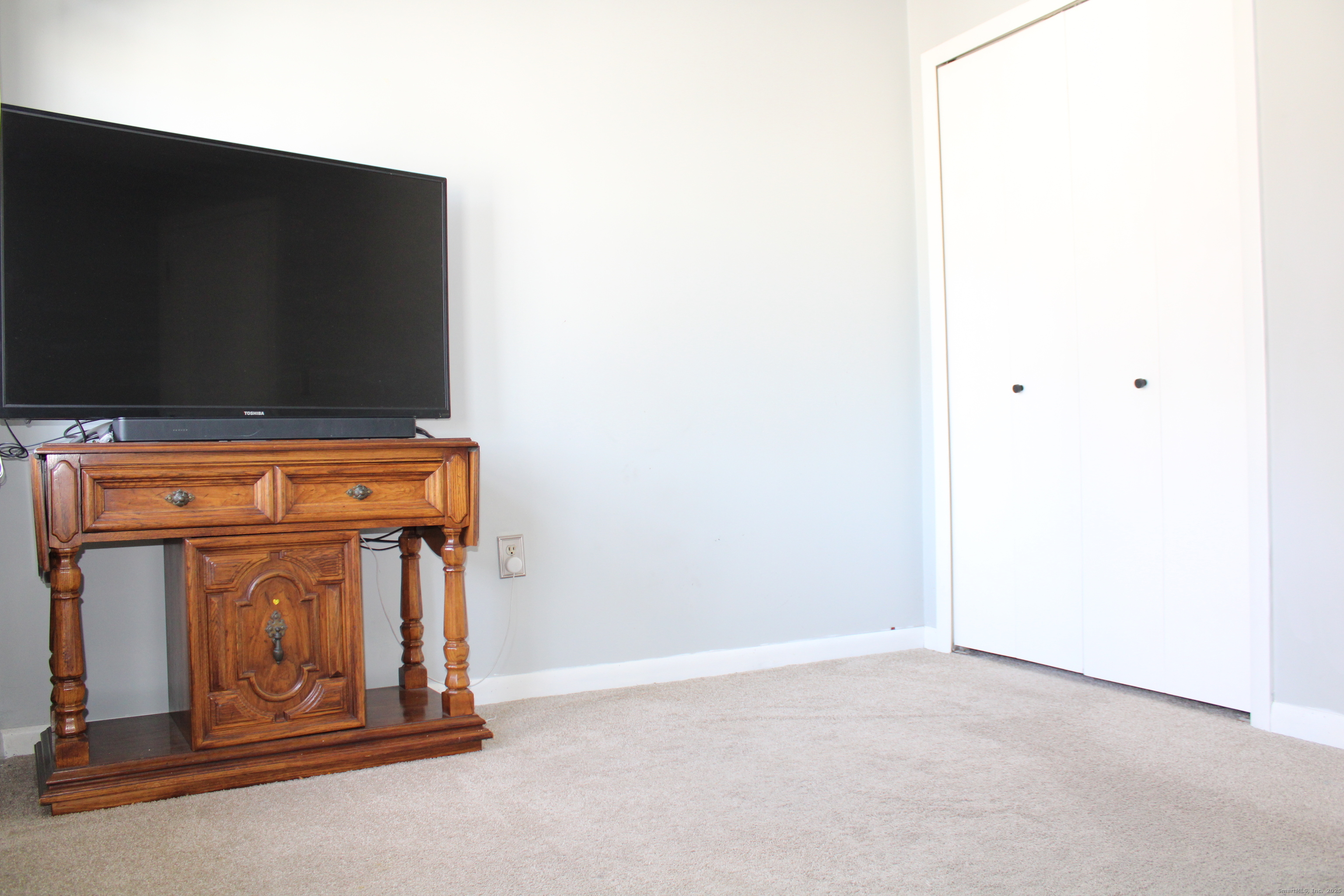 South Windsor, Connecticut 06074, United States, 2 Bedrooms Bedrooms, ,1 BathroomBathrooms,Residential,Active,252554