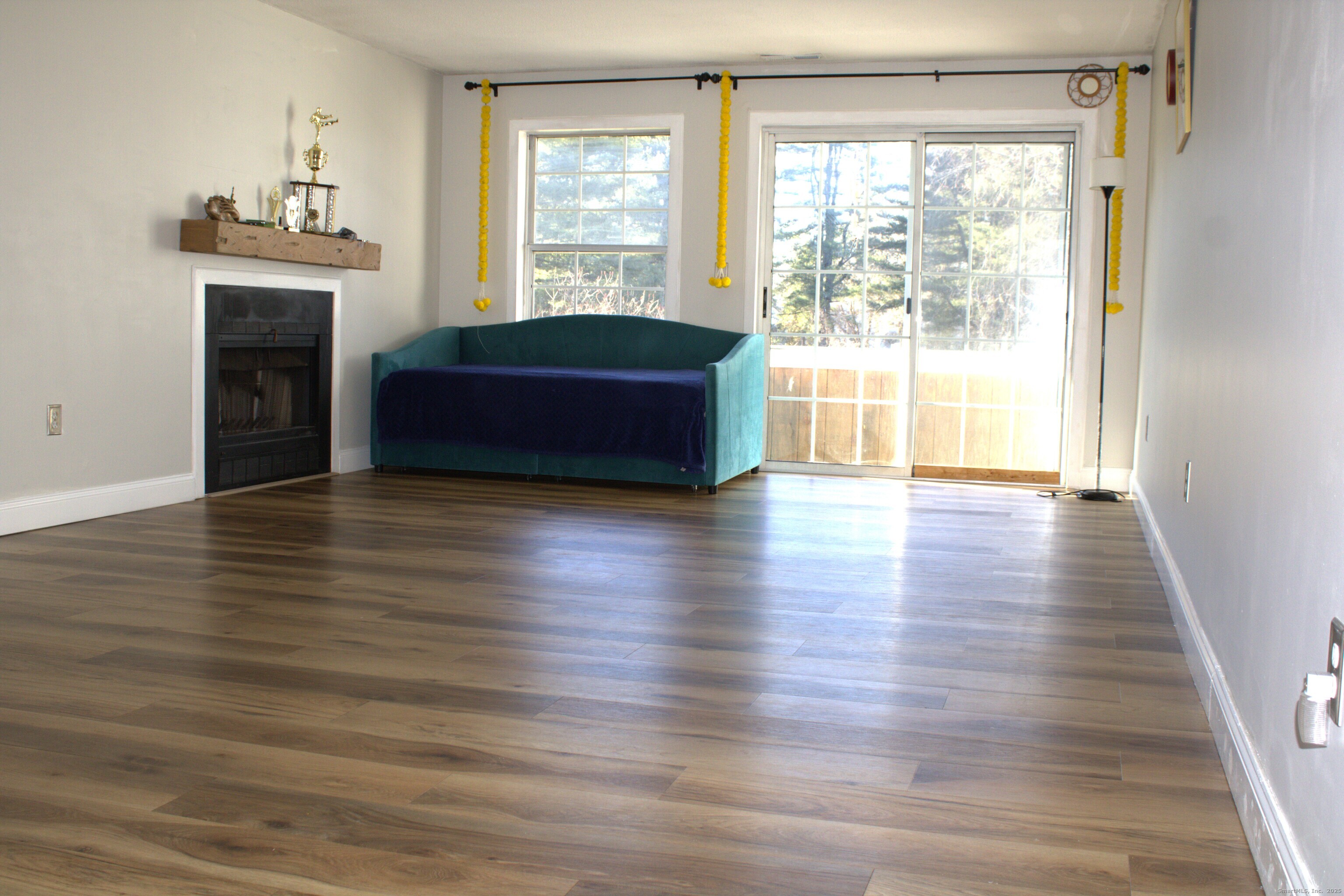 South Windsor, Connecticut 06074, United States, 2 Bedrooms Bedrooms, ,1 BathroomBathrooms,Residential,Active,252554