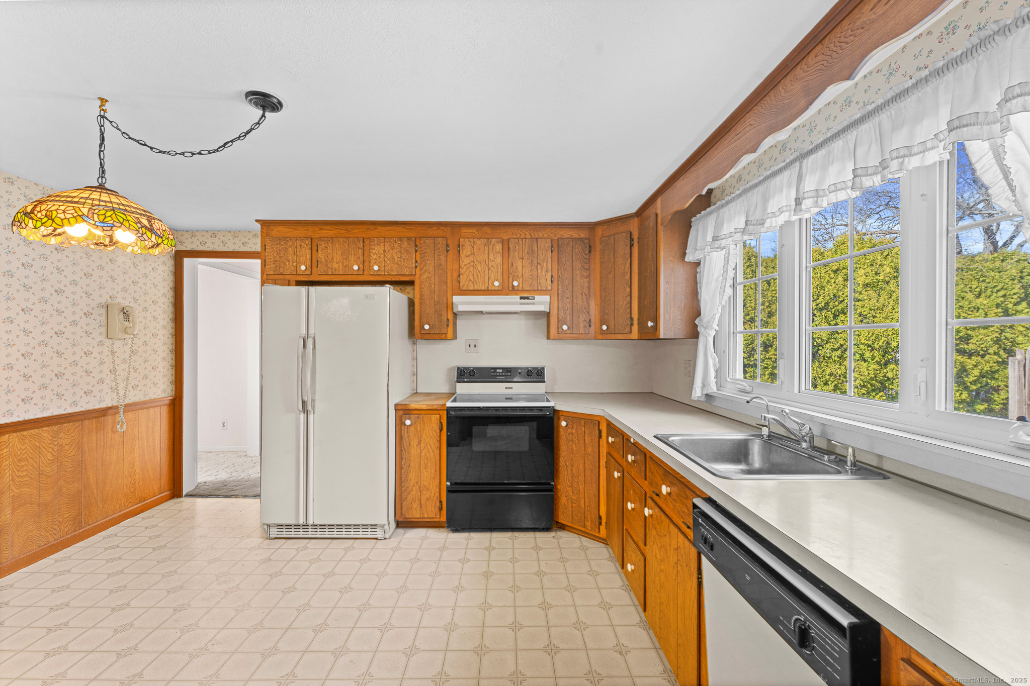 20 Holiday Lane, Enfield, Connecticut image 5
