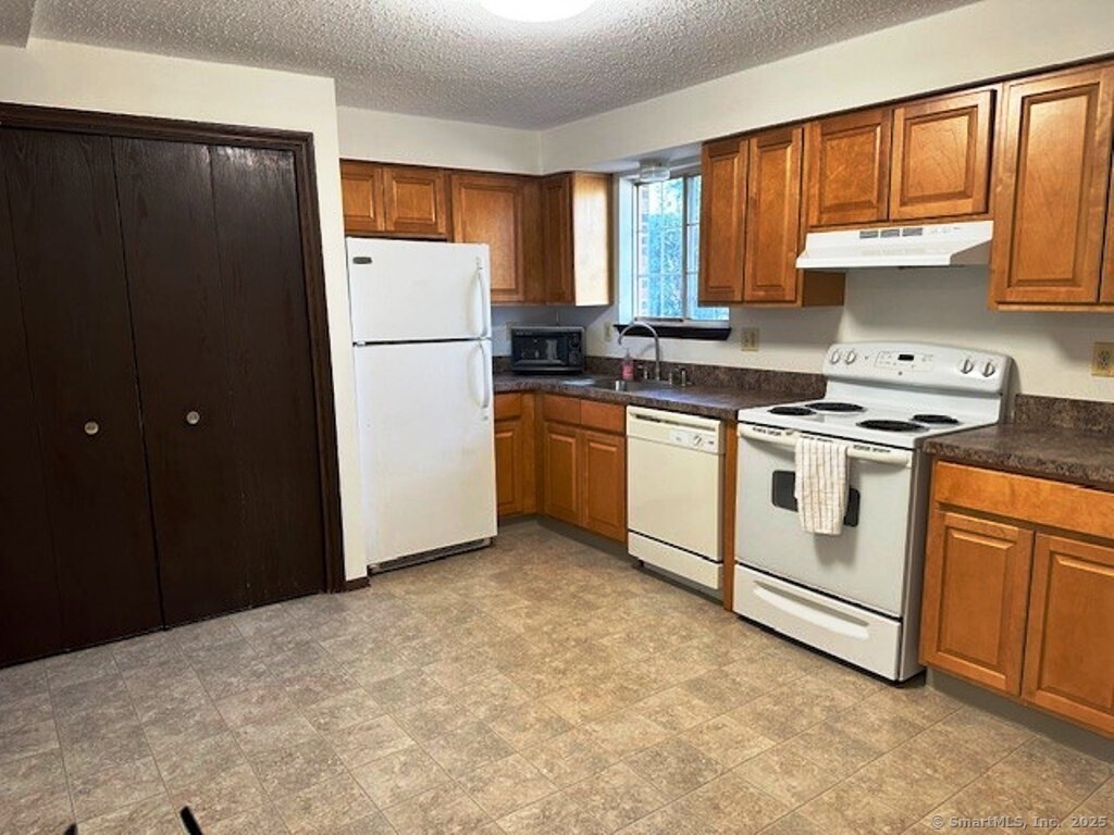 68 Sharon Road #APT 4, Waterbury, Connecticut image 2