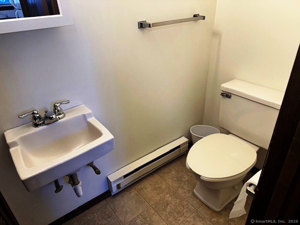 68 Sharon Road #APT 4, Waterbury, Connecticut image 7