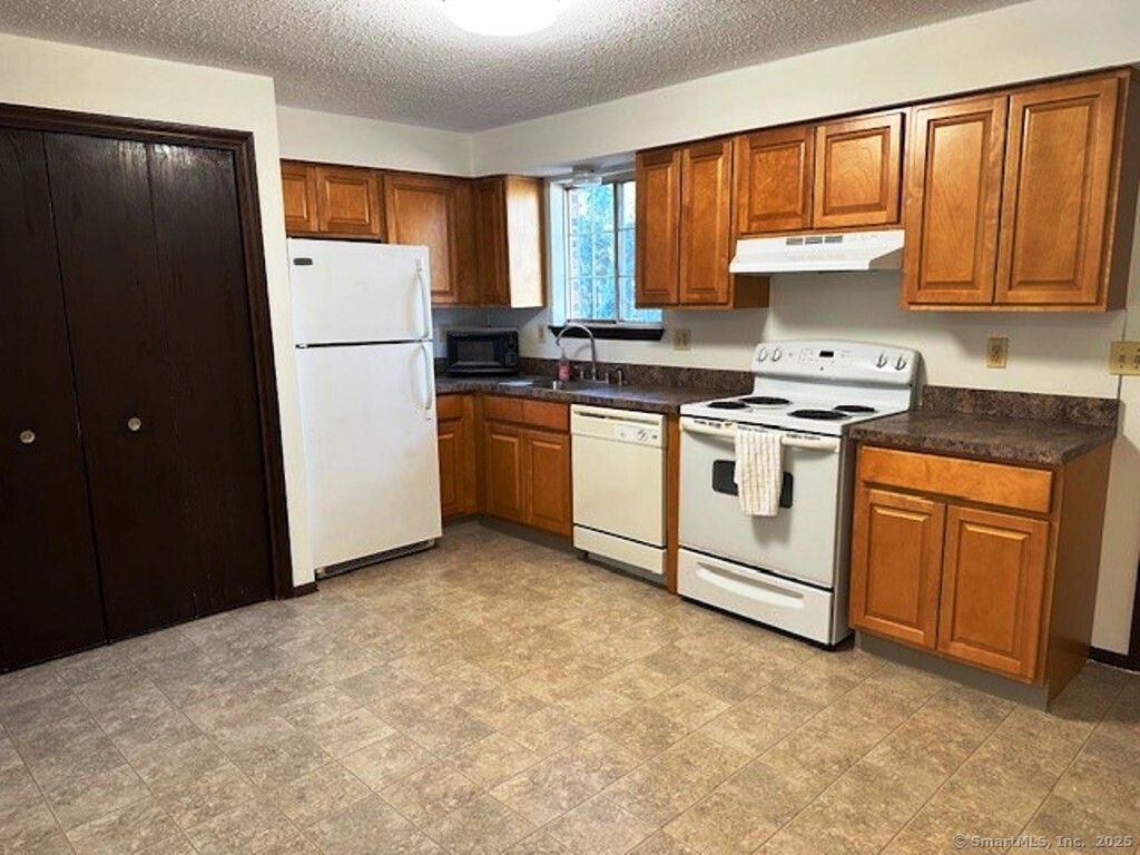 68 Sharon Road #APT 4, Waterbury, Connecticut image 3
