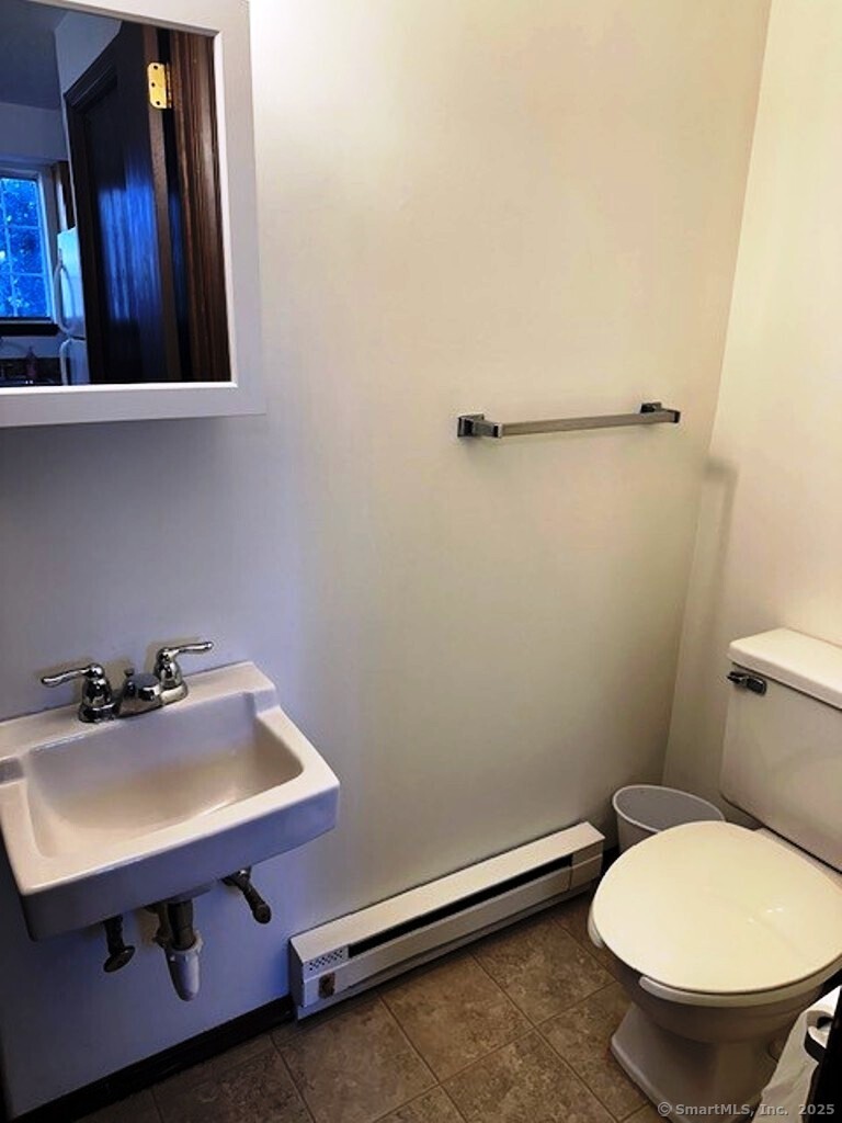 68 Sharon Road #APT 4, Waterbury, Connecticut image 6