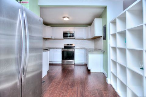 Tiny photo for 25 Cartright Street #5D, Bridgeport, CT 06604 (MLS # 24128228)