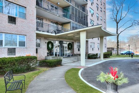 Tiny photo for 25 Cartright Street #5D, Bridgeport, CT 06604 (MLS # 24128228)