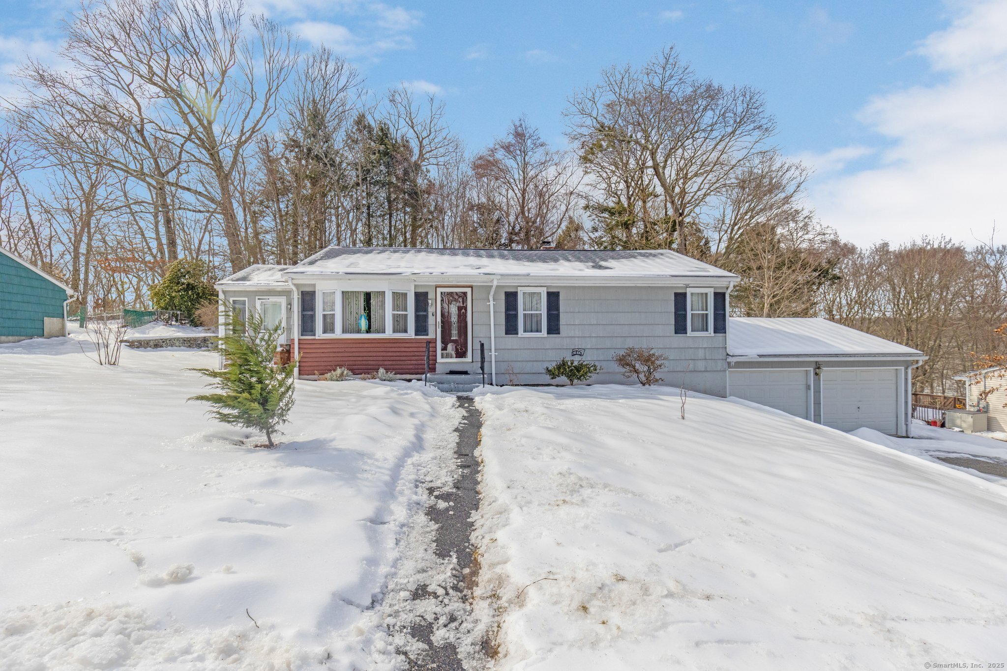 Patty Ann Terrace, Derby, Connecticut - 2 Bedrooms  
1 Bathrooms  
7 Rooms - 