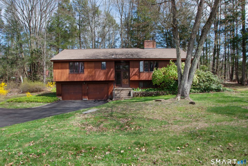 Photo of 7 Copper Hill Terrace, East Granby, CT 06026 (MLS # 24169149)
