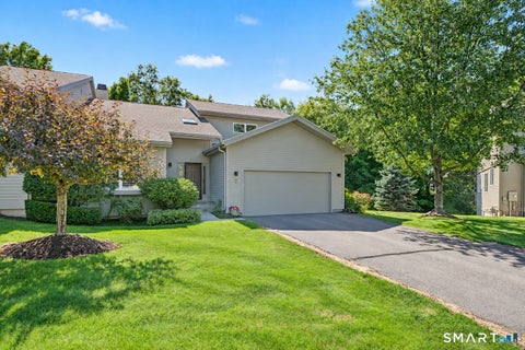 Photo of 5 Lancaster Court, Avon, CT 06001 (MLS # 24204753)