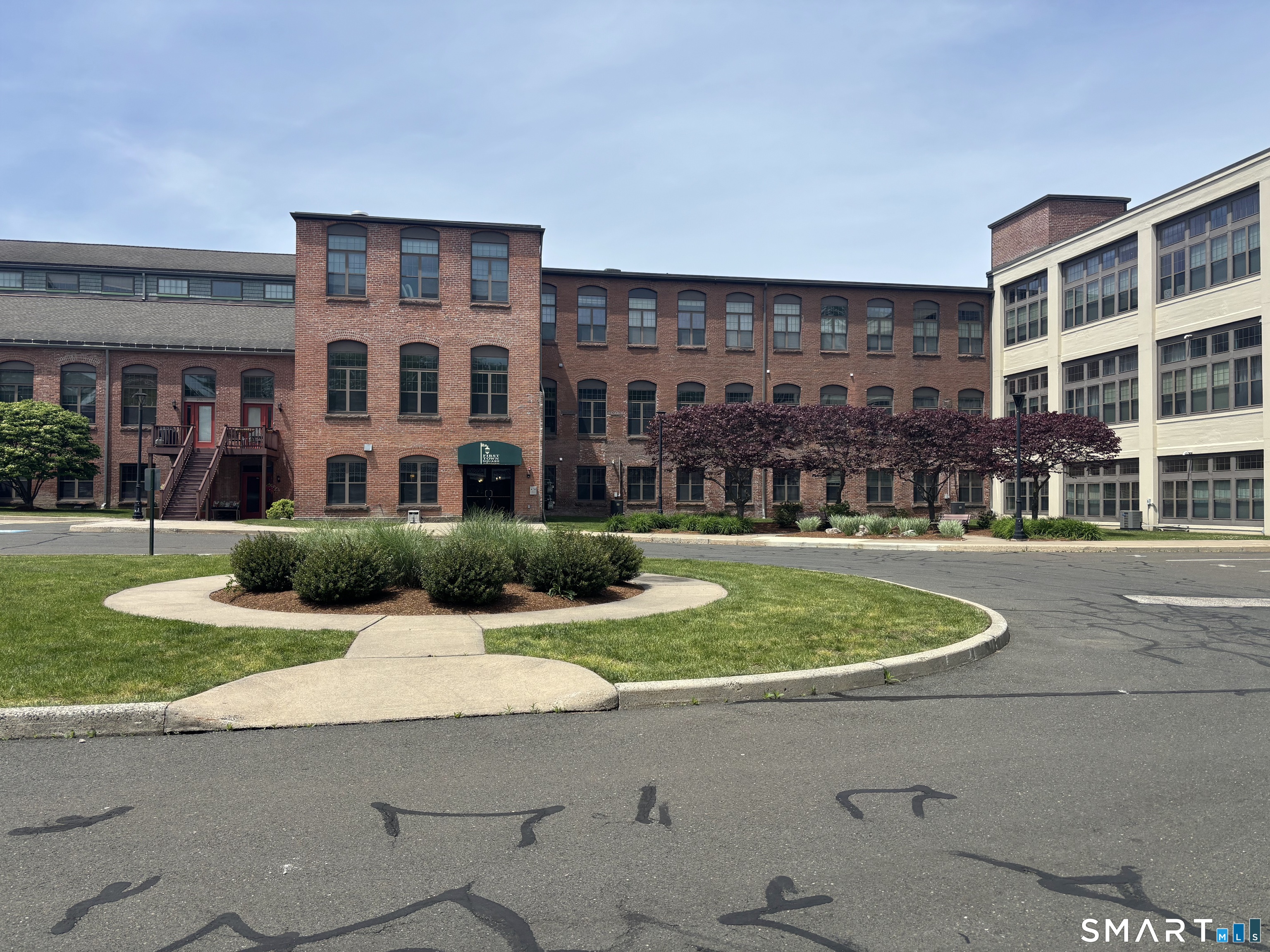 33 Mechanic Street 215