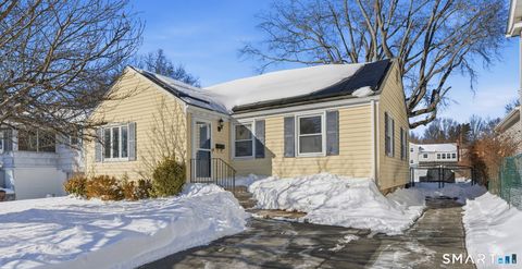 Photo of 16 Clarendon Avenue, West Hartford, CT 06110 (MLS # 24152164)