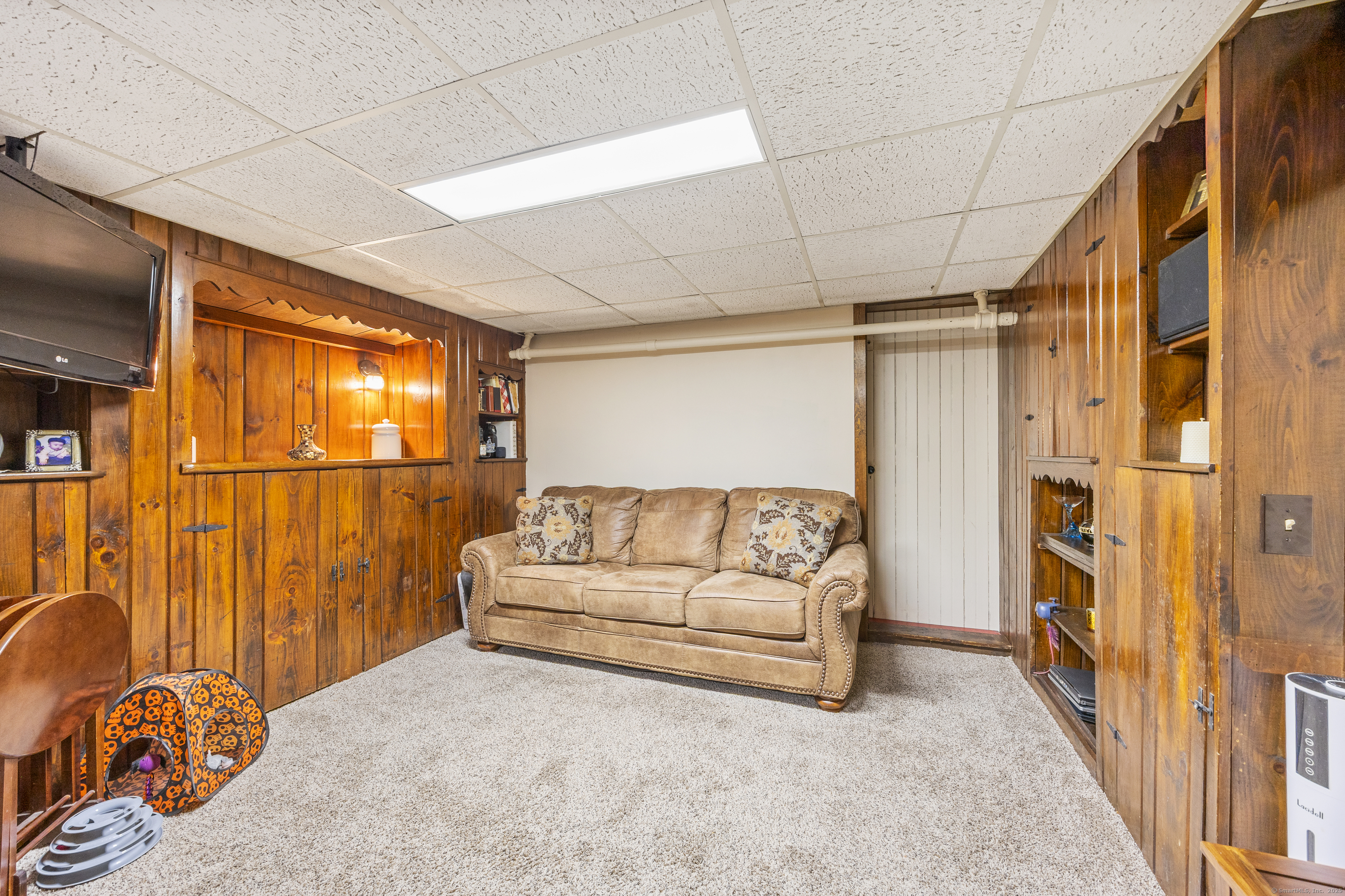 8 Usher Avenue, Plainville, Connecticut image 27