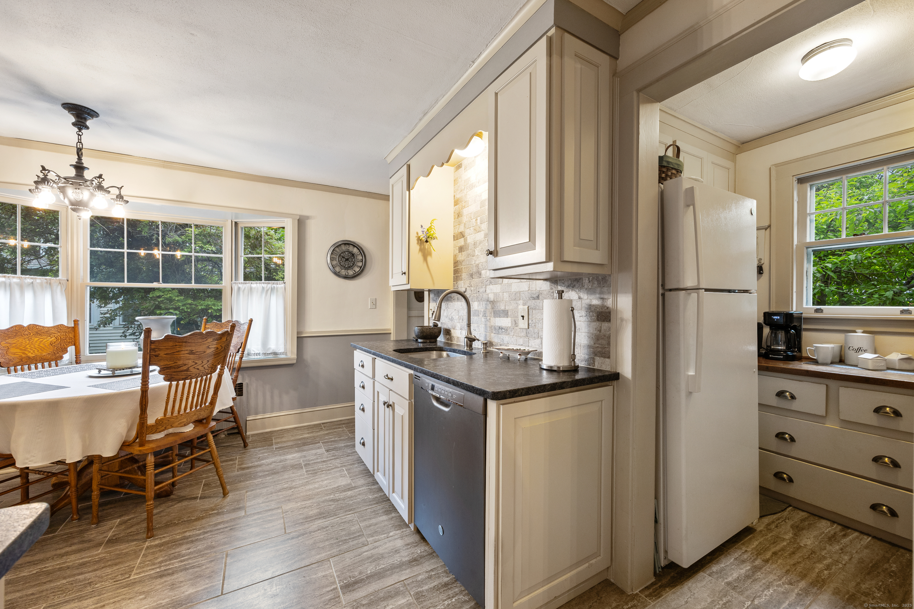 8 Usher Avenue, Plainville, Connecticut image 15