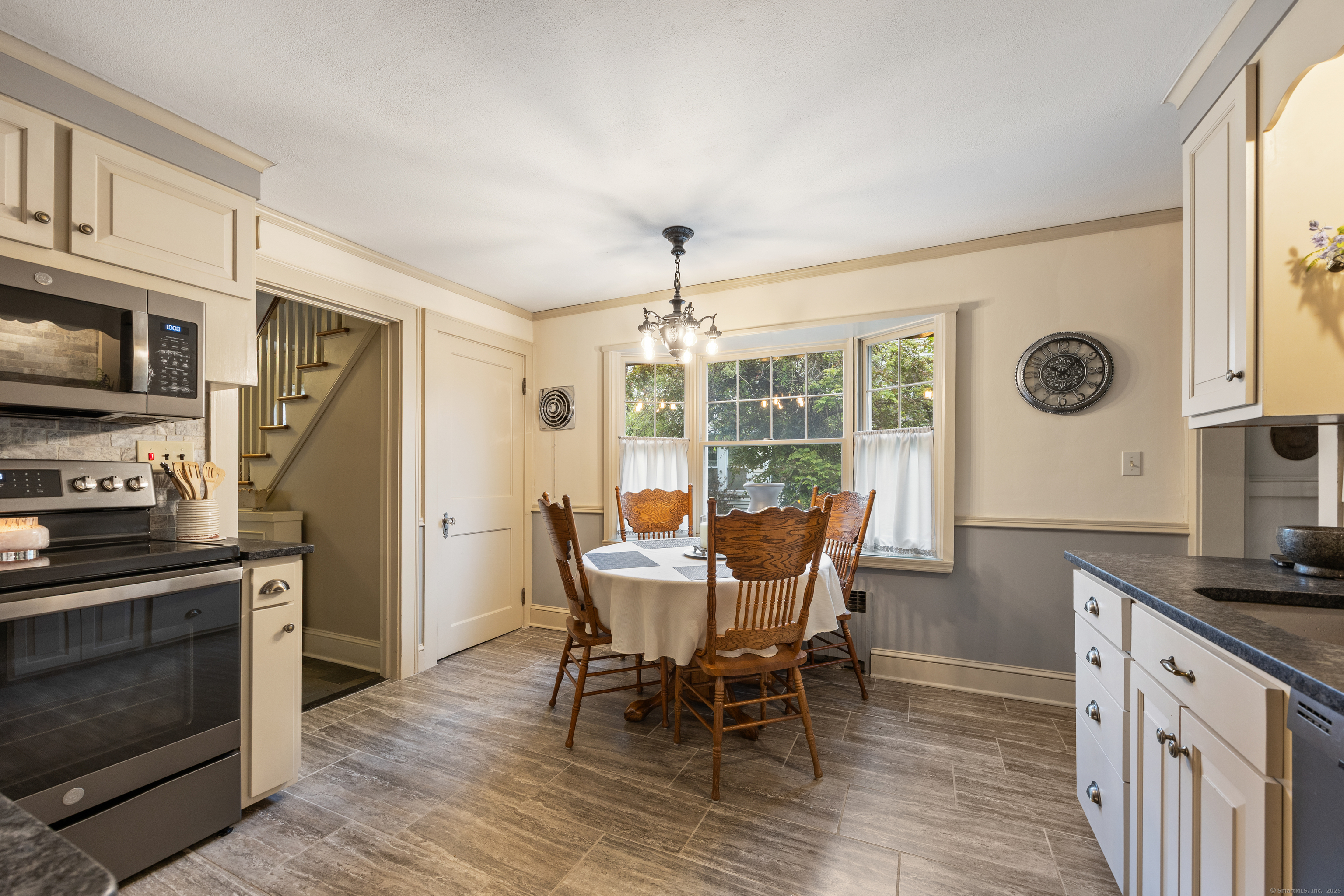 8 Usher Avenue, Plainville, Connecticut image 14