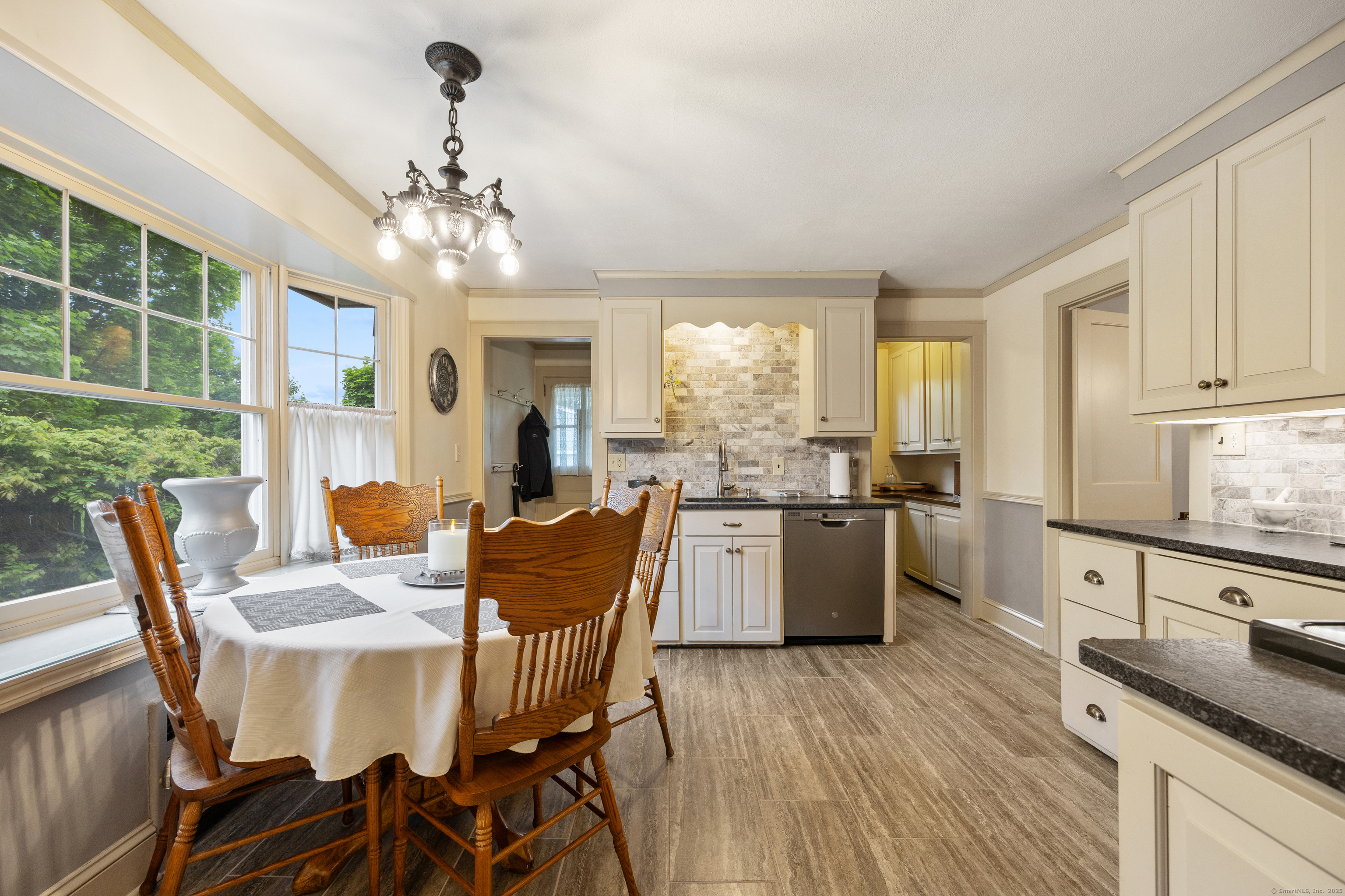 8 Usher Avenue, Plainville, Connecticut image 17