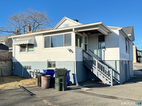 Photo of 40 Oak Street #2, Windsor Locks, CT 06096 (MLS # 24146257)