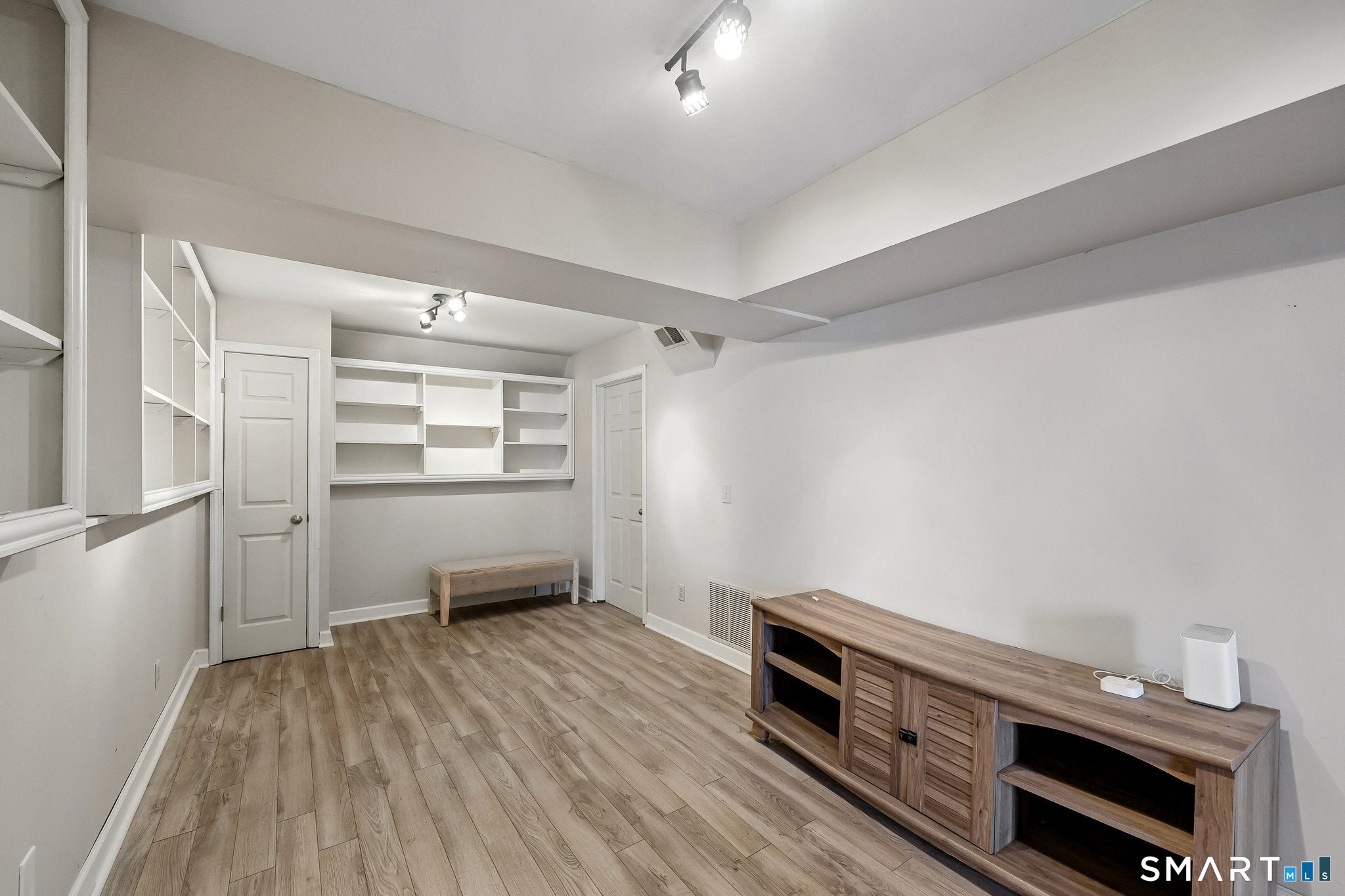 621 Longfellow Drive 621
