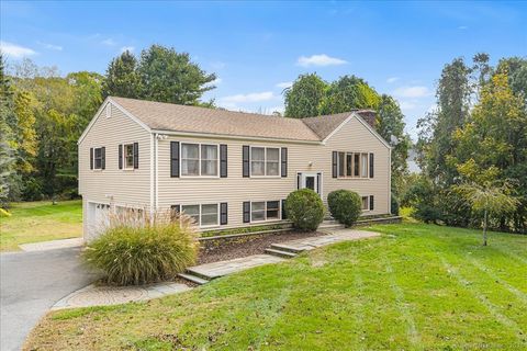 Photo of 9 Sleepy Hollow Road, East Lyme, CT 06357 (MLS # 24133750)