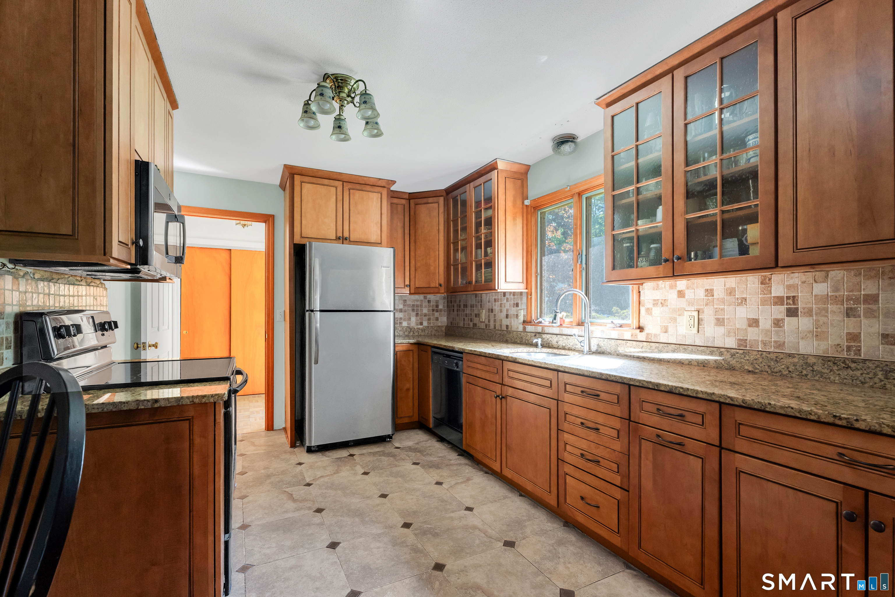 11 Candlewood Lane