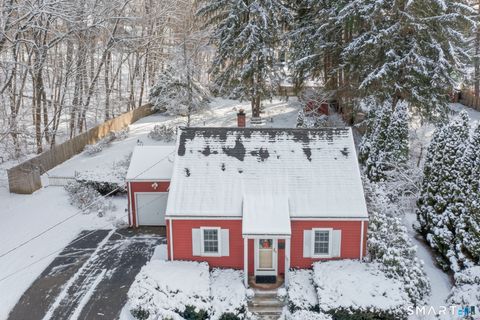 Photo of 164 Saint John Street, Manchester, CT 06040 (MLS # 24149024)