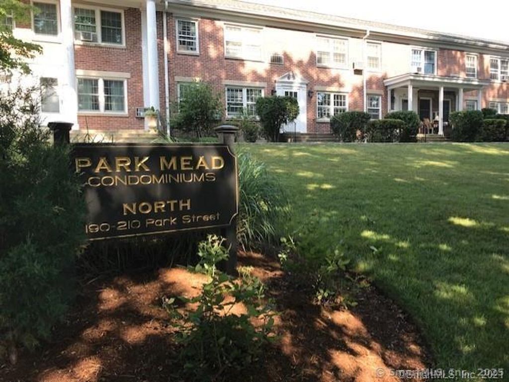Photo of 202 Park Street #APT 15, New Canaan, CT 06840 (MLS # 24102178)