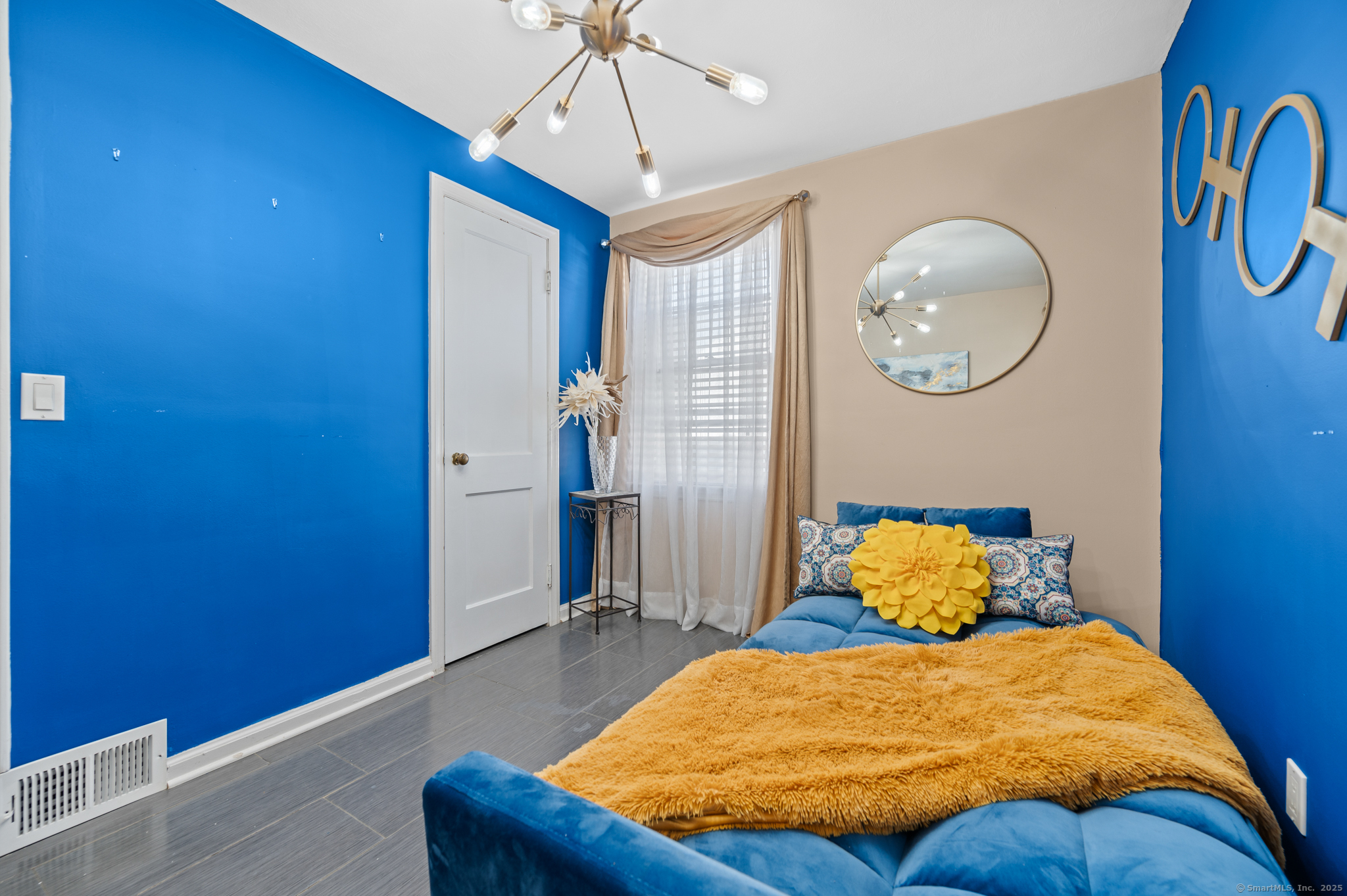 Naugatuck, Connecticut 06770, United States, 2 Bedrooms Bedrooms, ,1 BathroomBathrooms,Residential,Coming Soon,220576