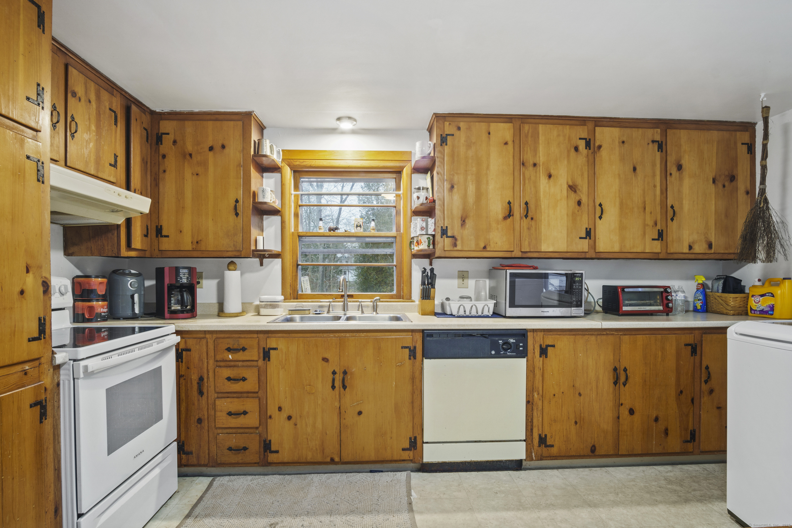 132 Lambtown Road, Groton, Connecticut image 4