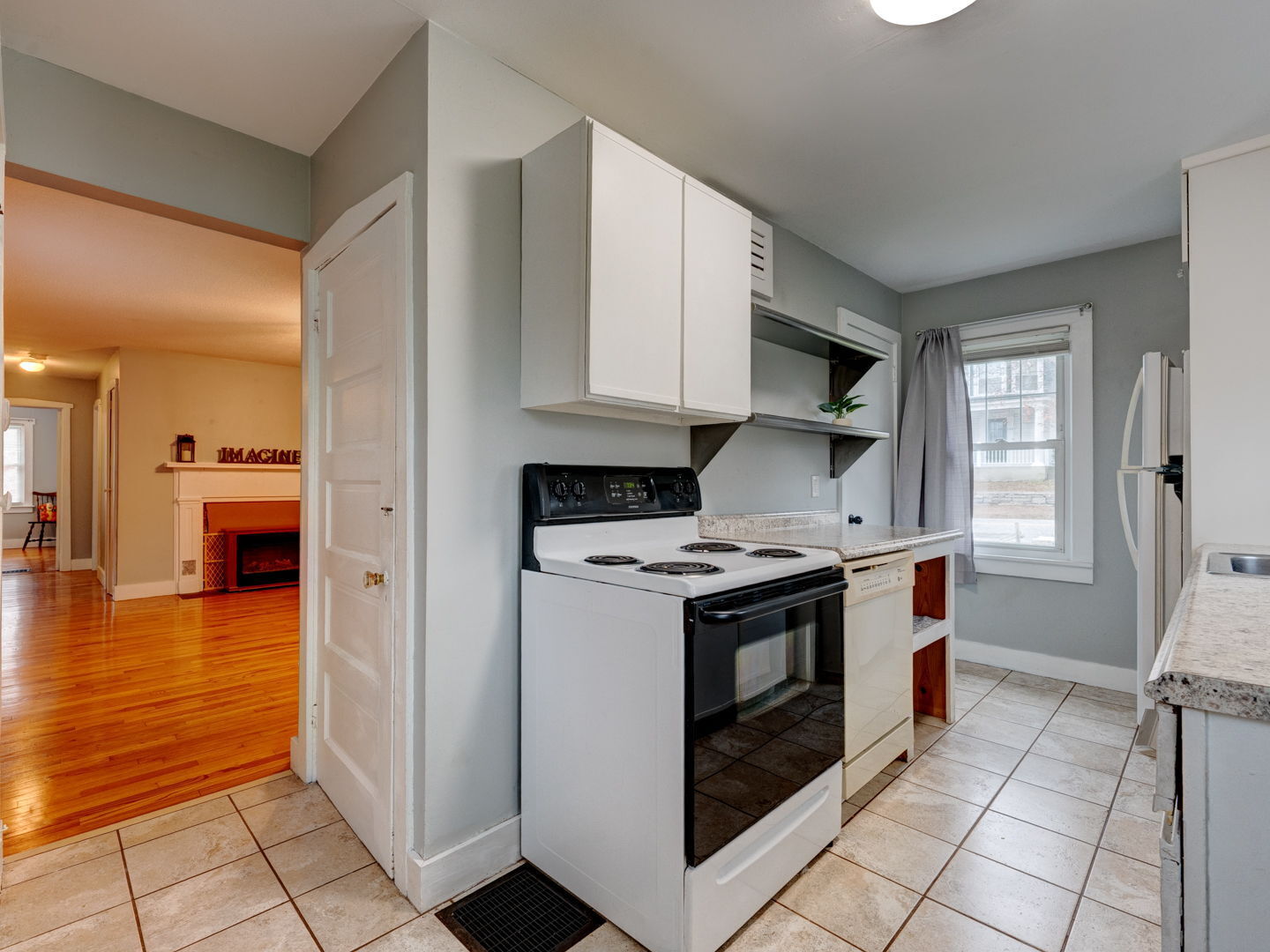 187 Trumbull Highway