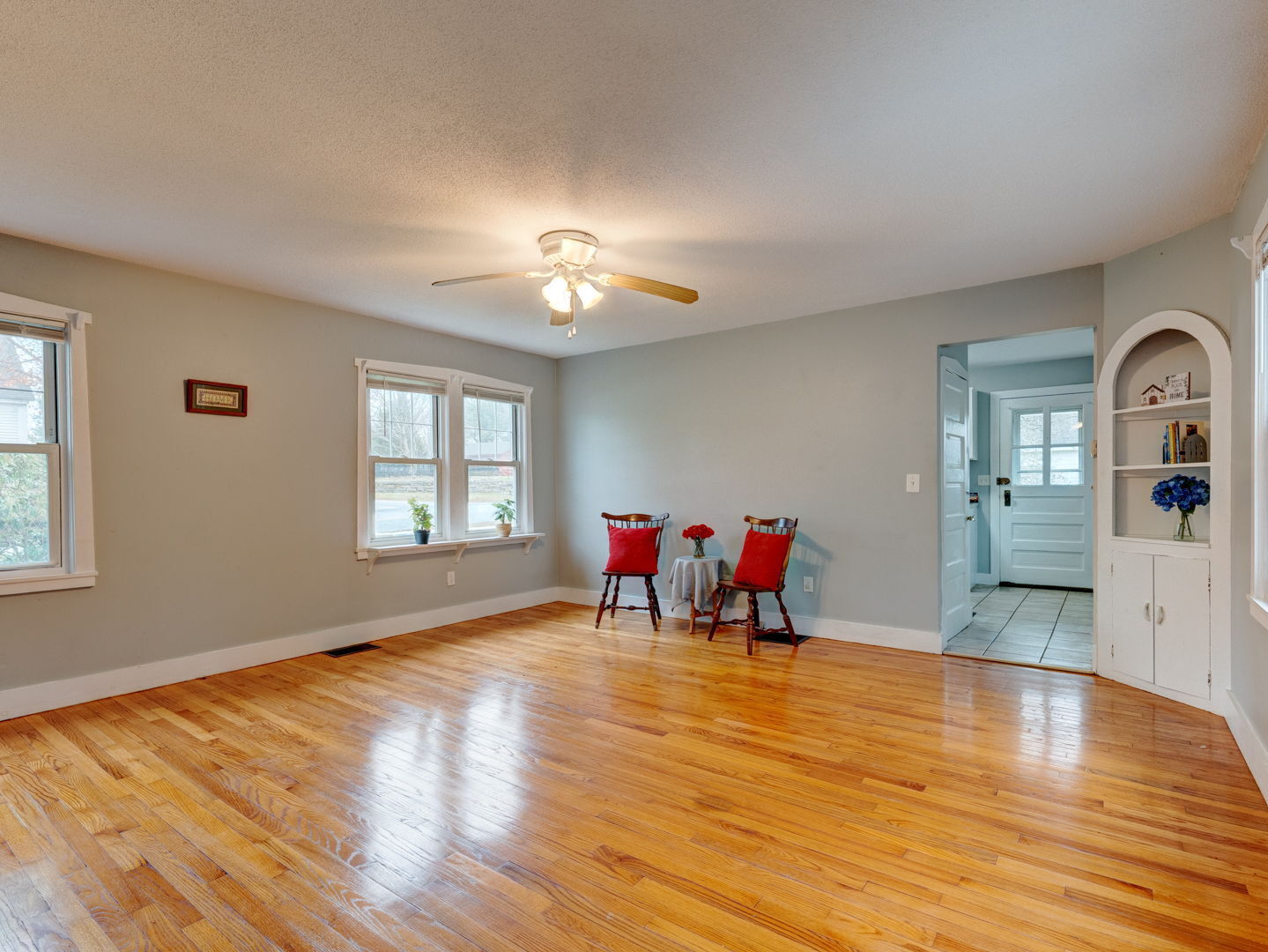 187 Trumbull Highway