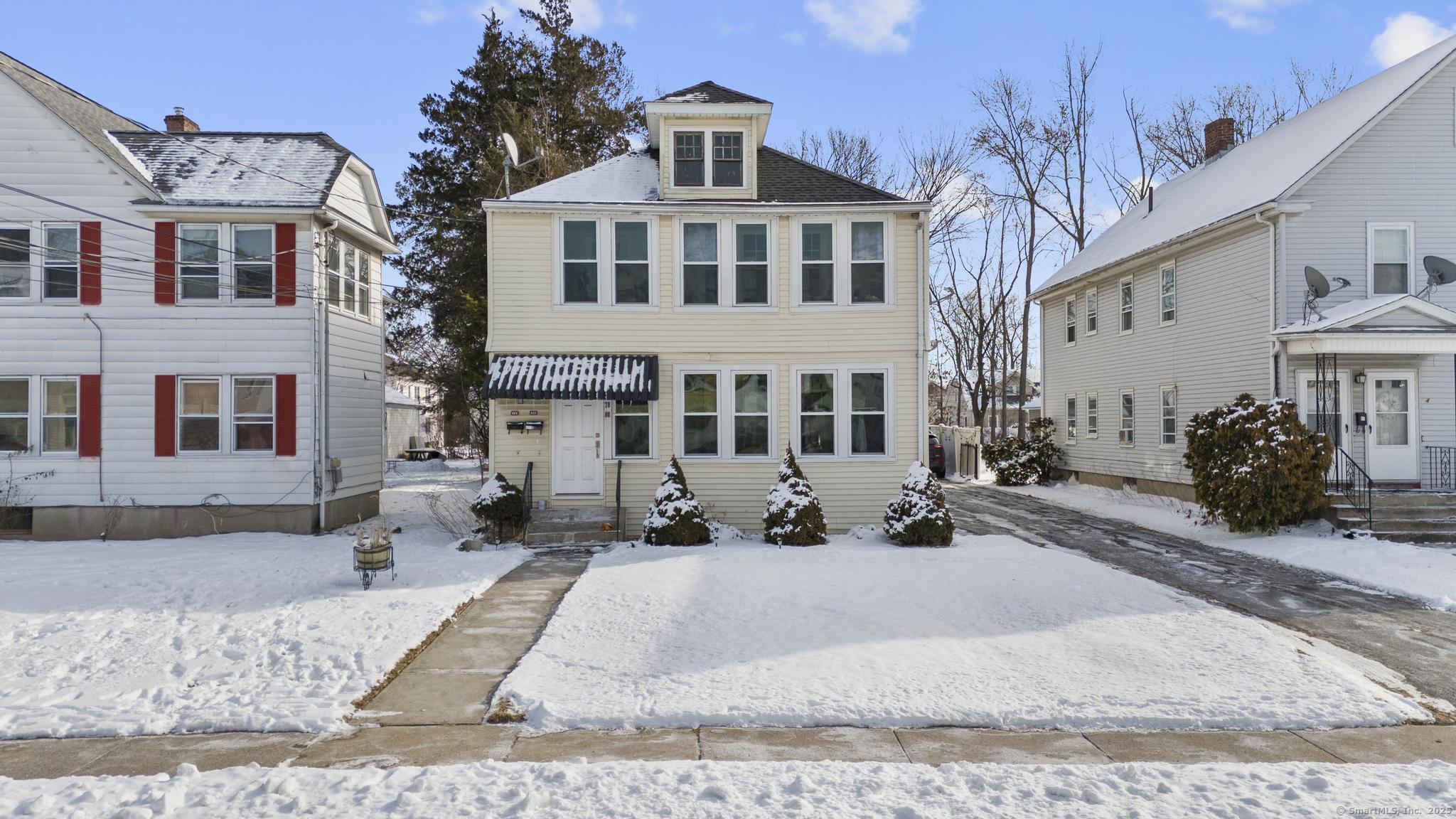 Cambridge Street, West Hartford, Connecticut - 5 Bedrooms  
2 Bathrooms  
16 Rooms - 