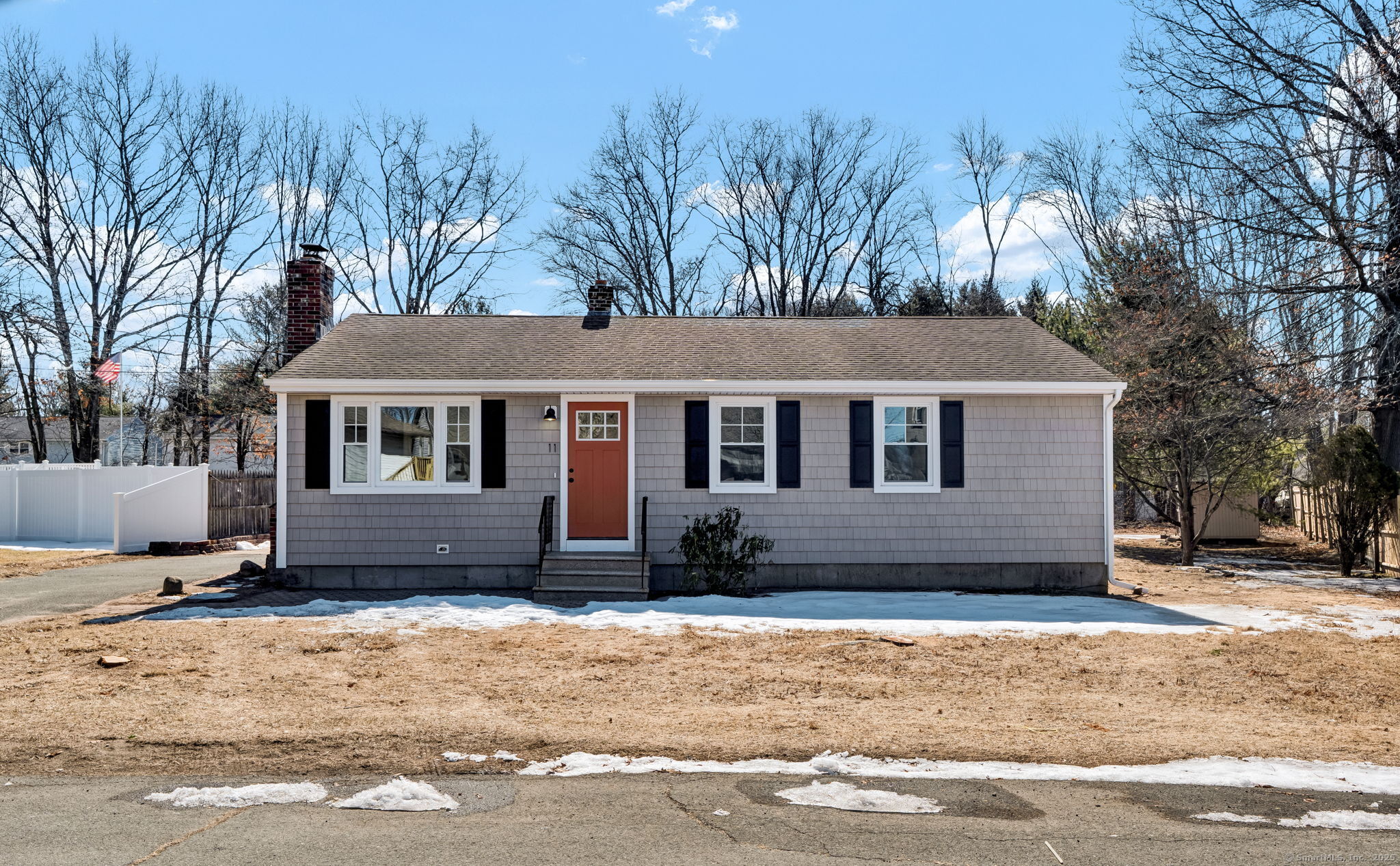 Spring Street, Plainville, Connecticut - 3 Bedrooms  
2 Bathrooms  
7 Rooms - 