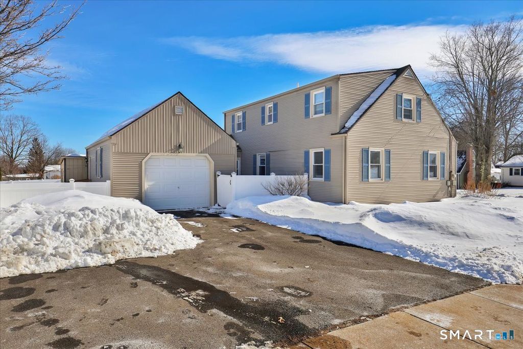 Photo of 5 Briar Lane, Berlin, CT 06037 (MLS # 24153484)