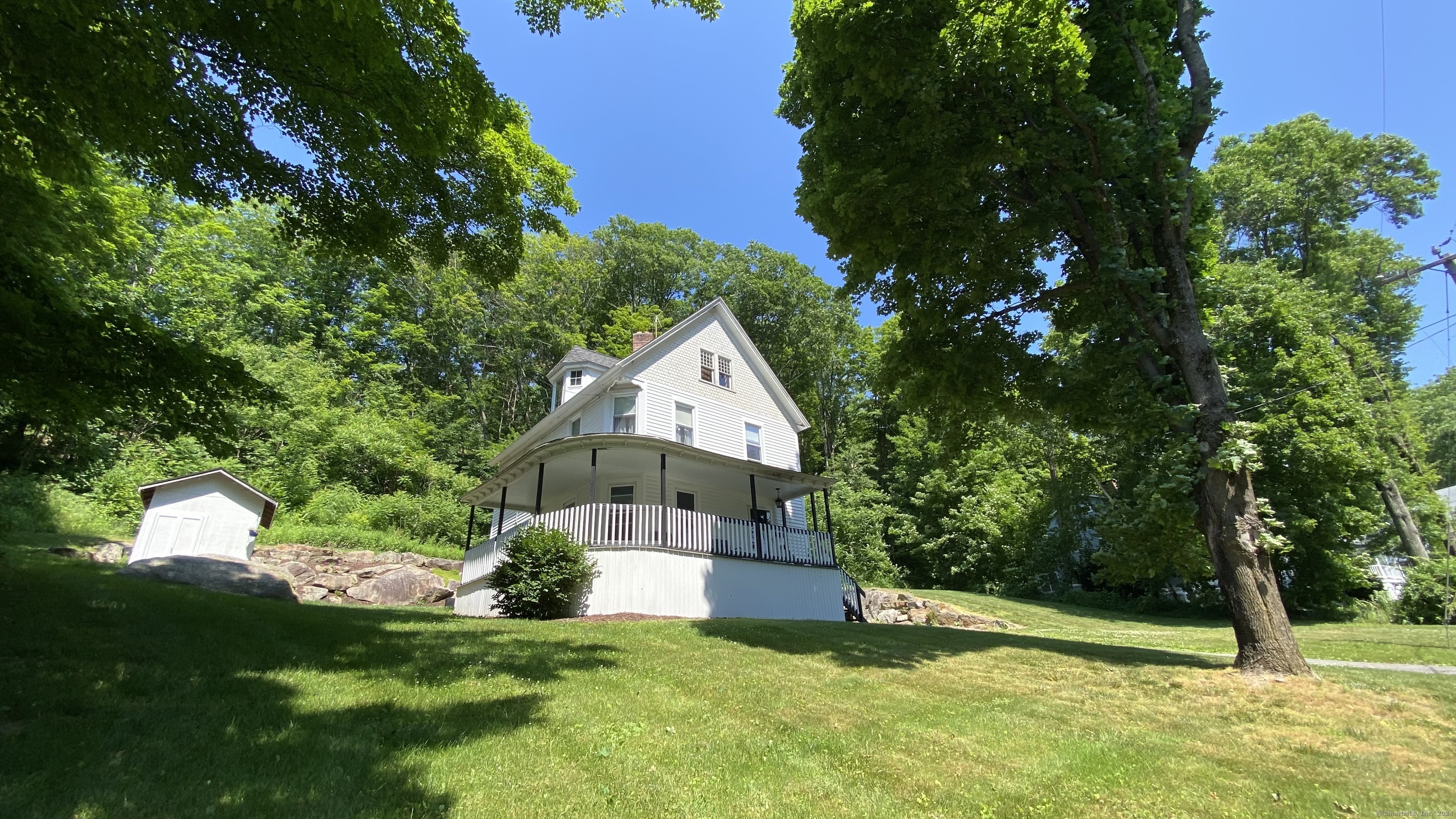 141 Spencer Street, Winchester, Connecticut - 4 Bedrooms  
1 Bathrooms  
7 Rooms - 