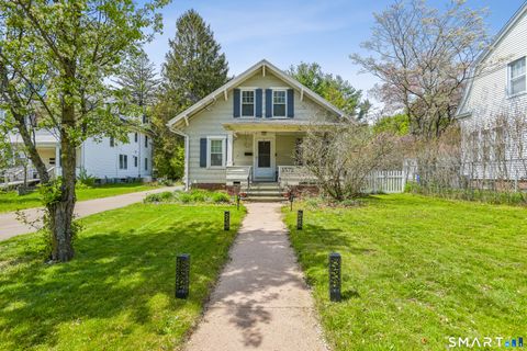 Photo of 1572 Whitney Avenue, Hamden, CT 06517 (MLS # 24170755)