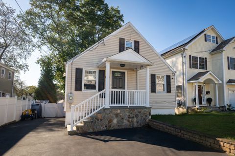 Photo of 51-1/2 Magnolia Avenue, Norwalk, CT 06850 (MLS # 24122091)