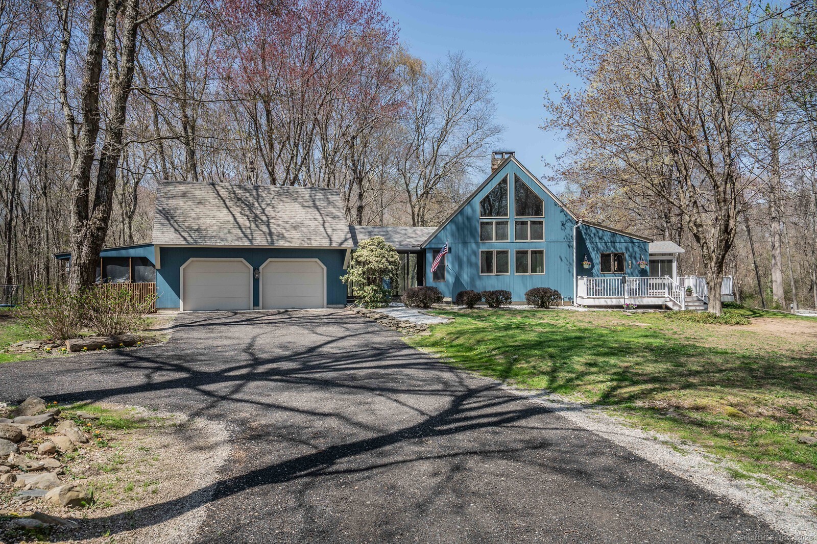 Ray Hill Road, East Haddam, Connecticut - 3 Bedrooms  
2 Bathrooms  
8 Rooms - 