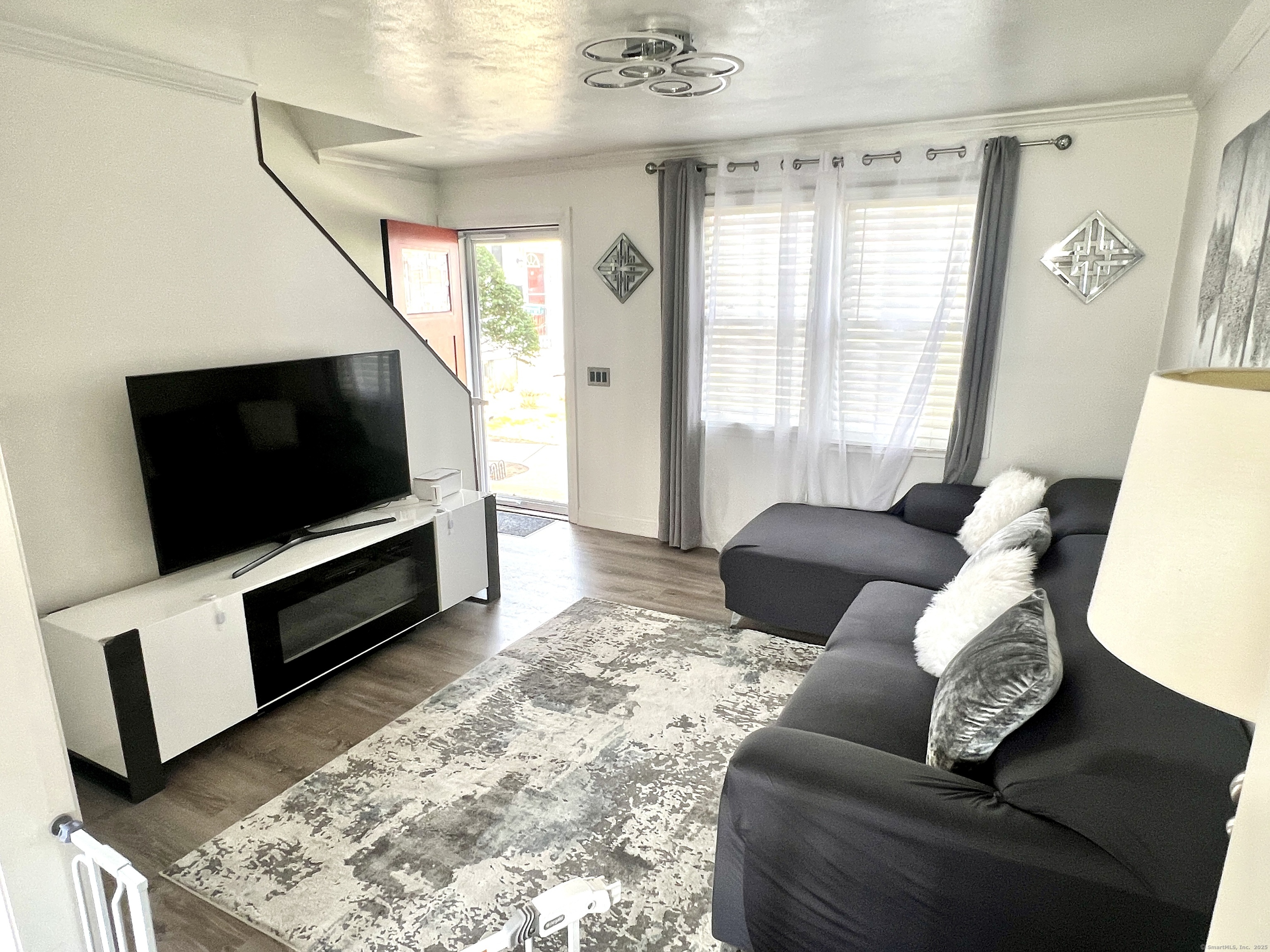 445 Sylvan Knoll Road, Stamford, Connecticut image 4