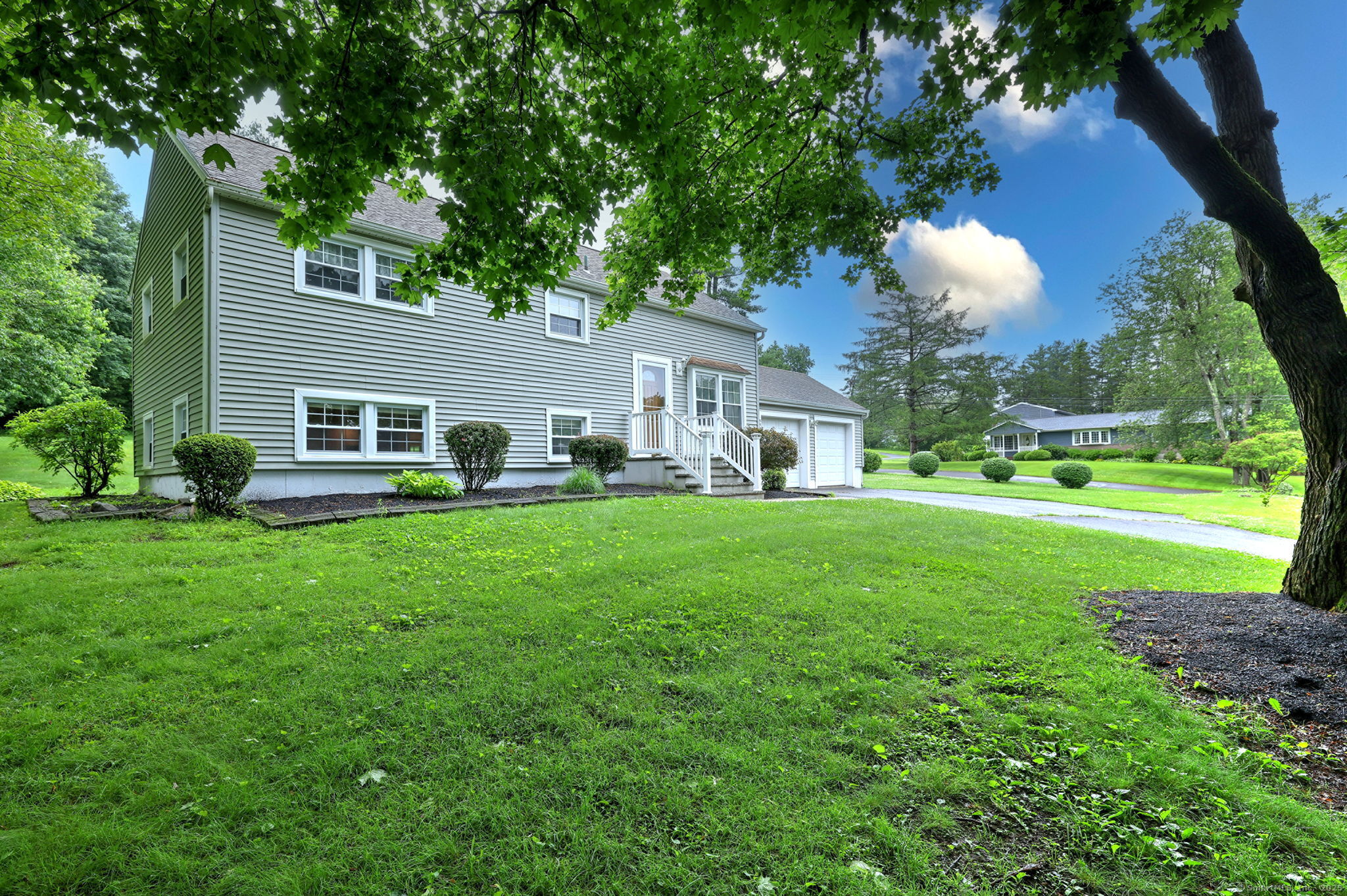 559 Russell Court