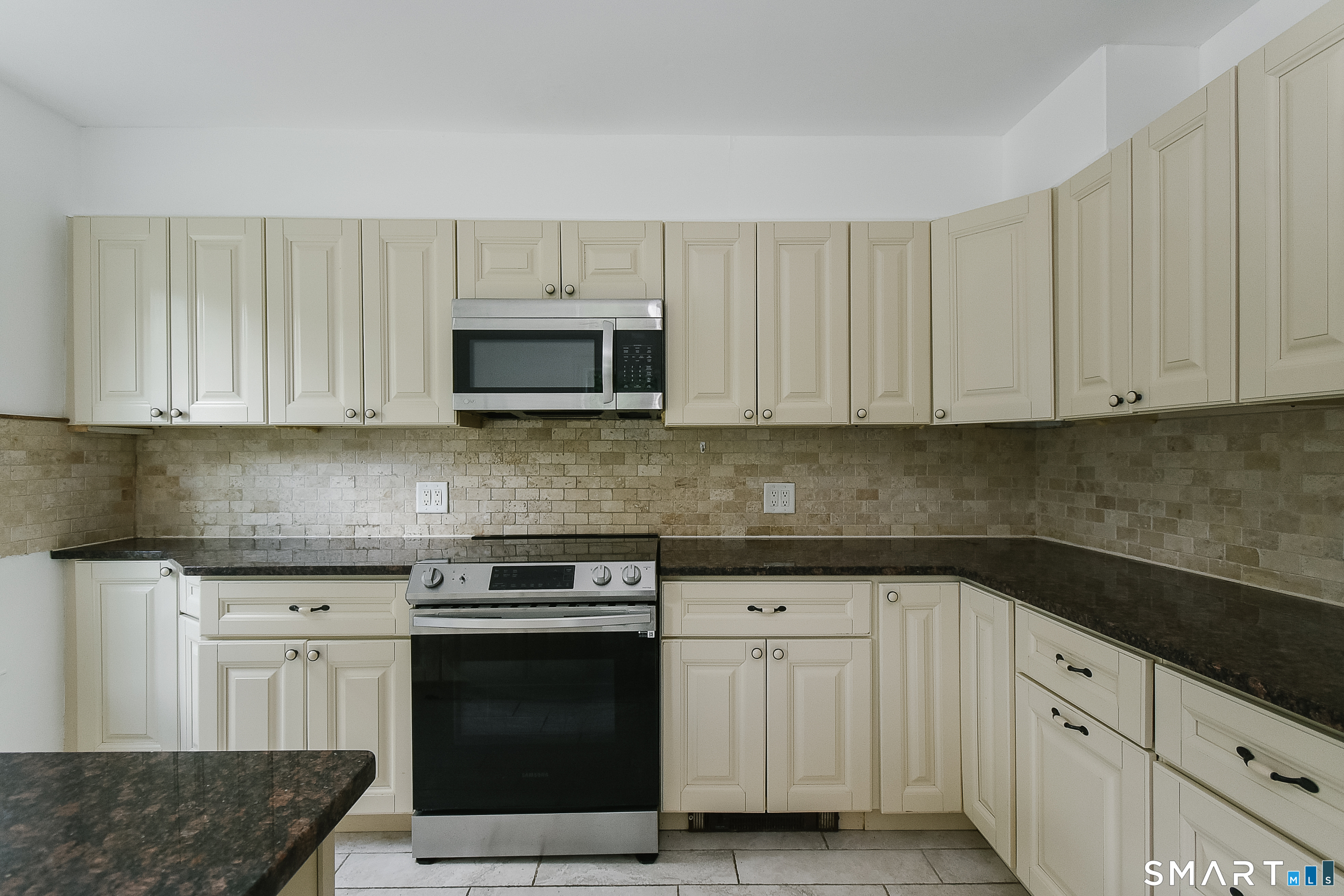 82 Greenwoods Road East