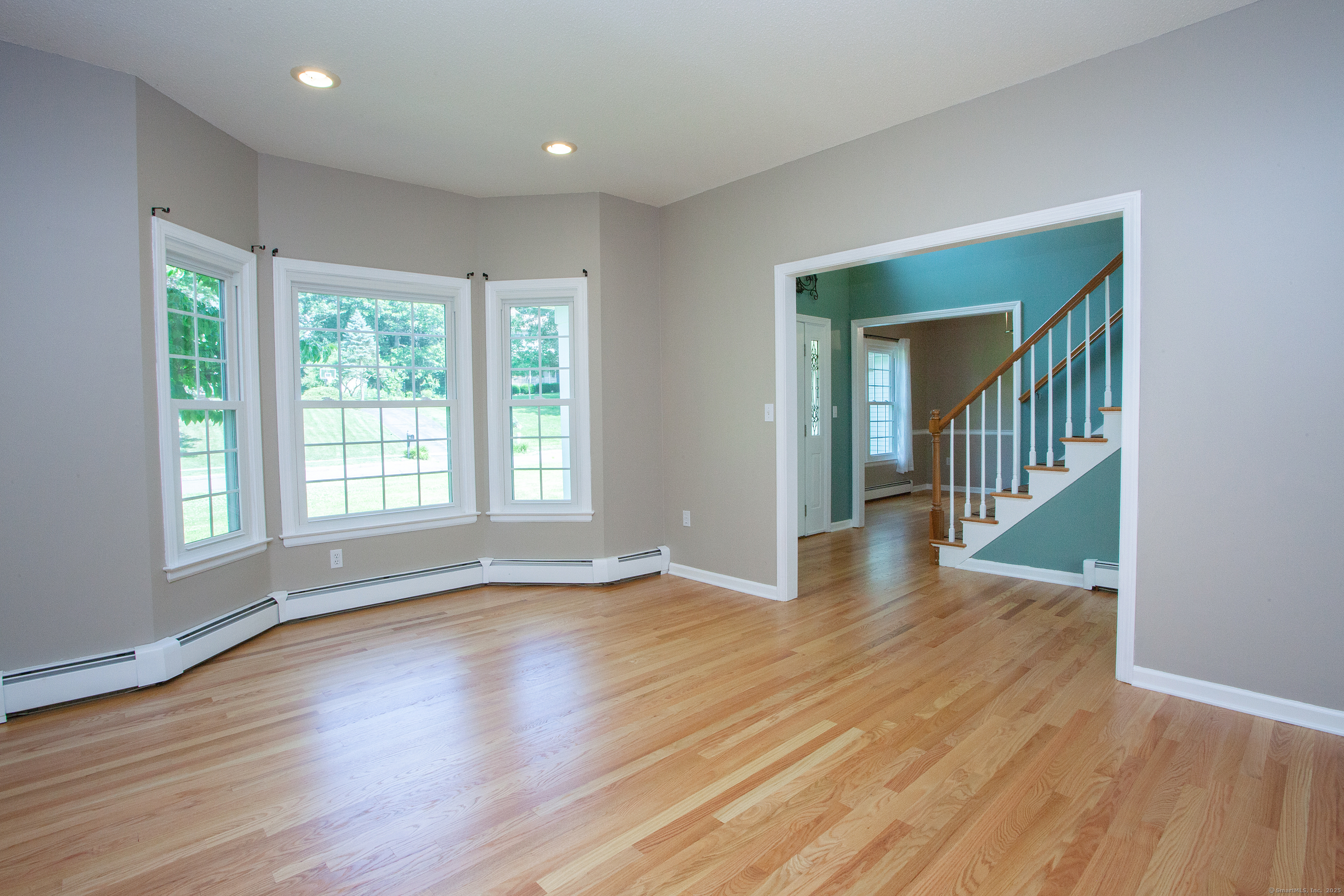 Manchester, Connecticut 06040, United States, 4 Bedrooms Bedrooms, ,4 BathroomsBathrooms,Residential,Pending,181376