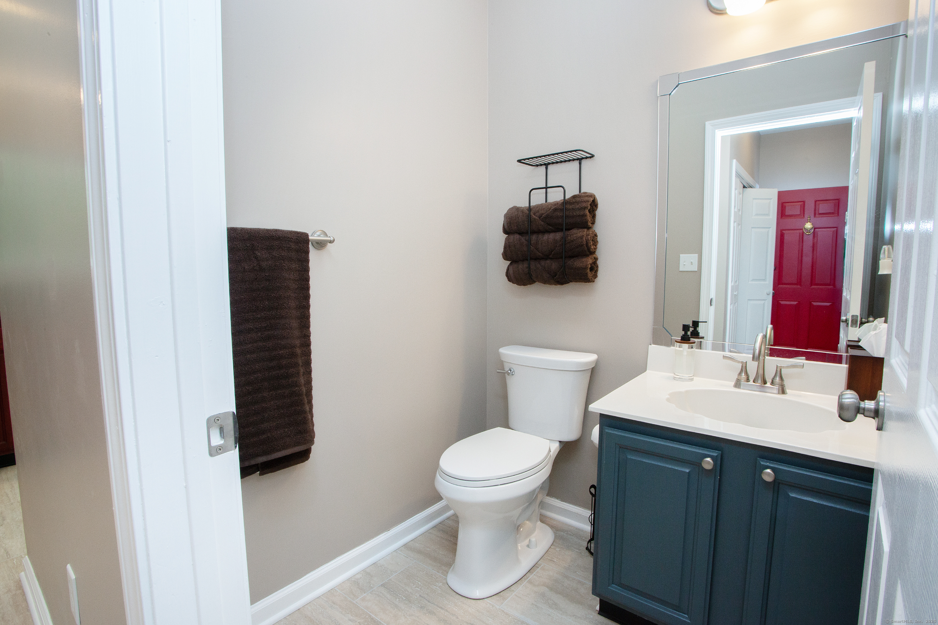 Manchester, Connecticut 06040, United States, 4 Bedrooms Bedrooms, ,4 BathroomsBathrooms,Residential,Pending,181376