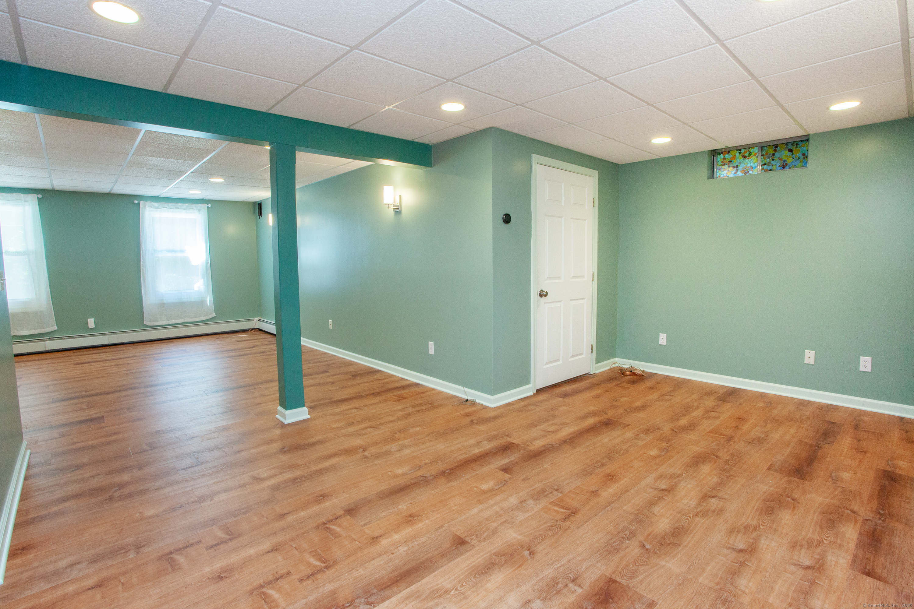 Manchester, Connecticut 06040, United States, 4 Bedrooms Bedrooms, ,4 BathroomsBathrooms,Residential,Pending,181376