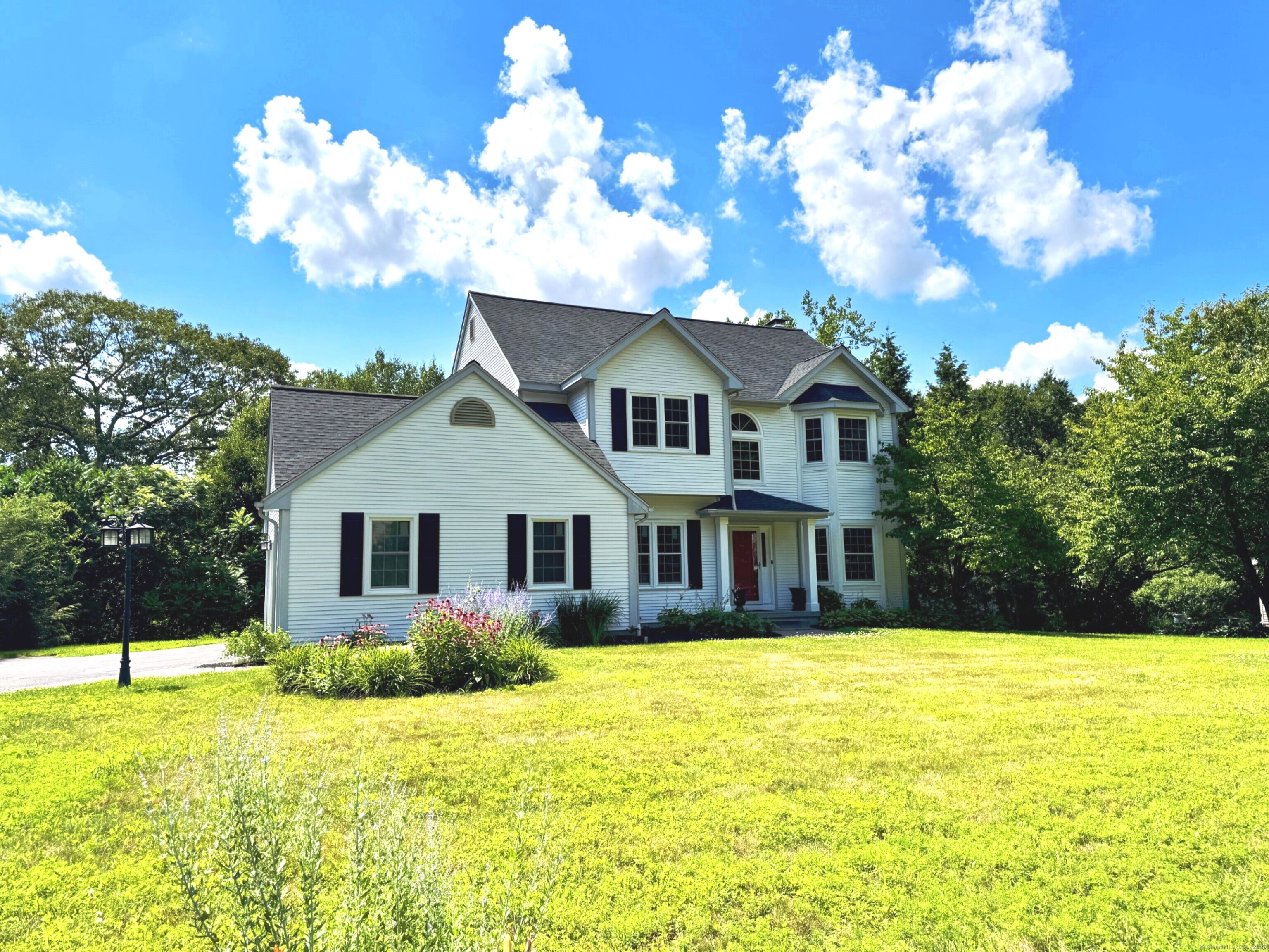 Manchester, Connecticut 06040, United States, 4 Bedrooms Bedrooms, ,4 BathroomsBathrooms,Residential,Pending,181376