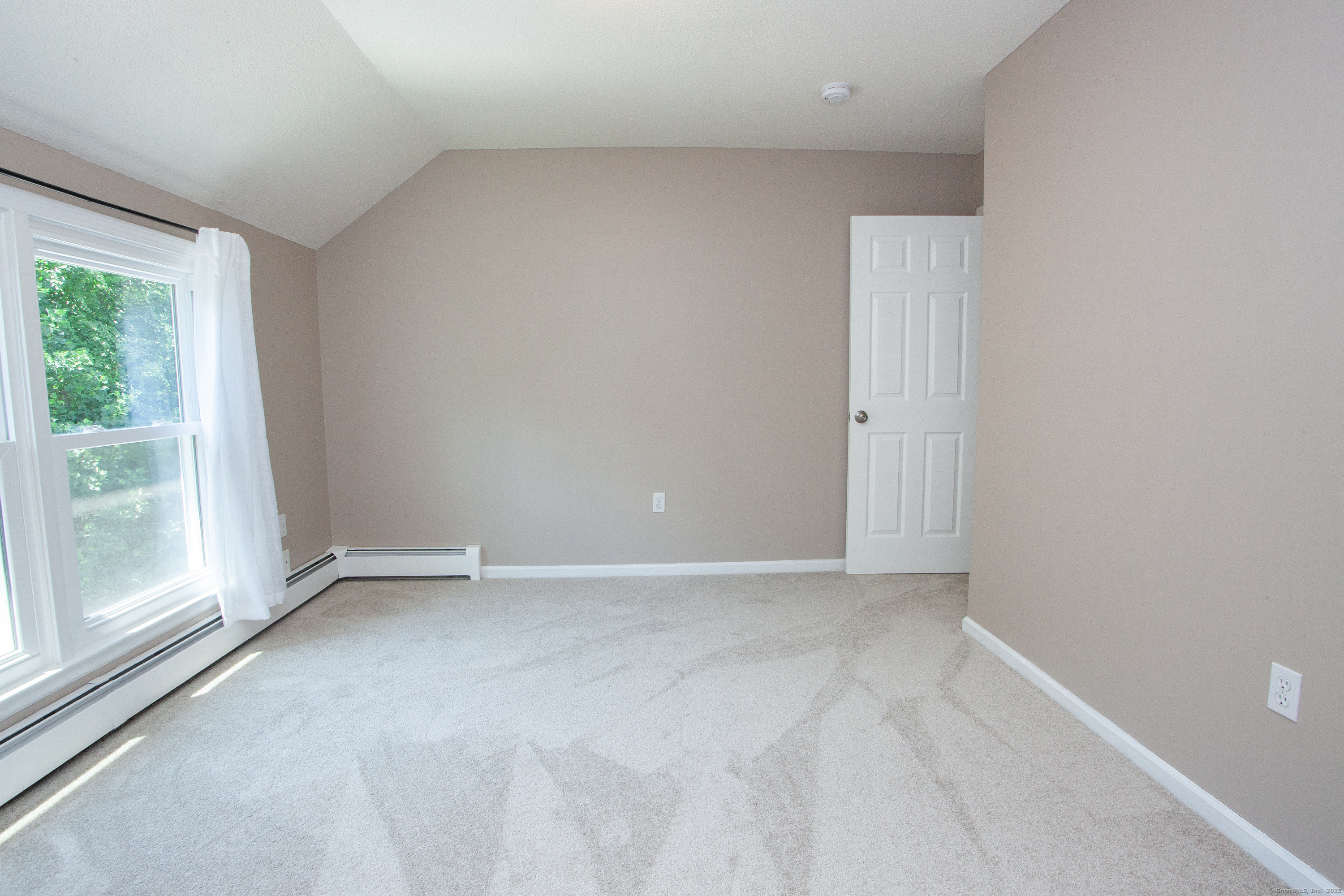 Manchester, Connecticut 06040, United States, 4 Bedrooms Bedrooms, ,4 BathroomsBathrooms,Residential,Pending,181376