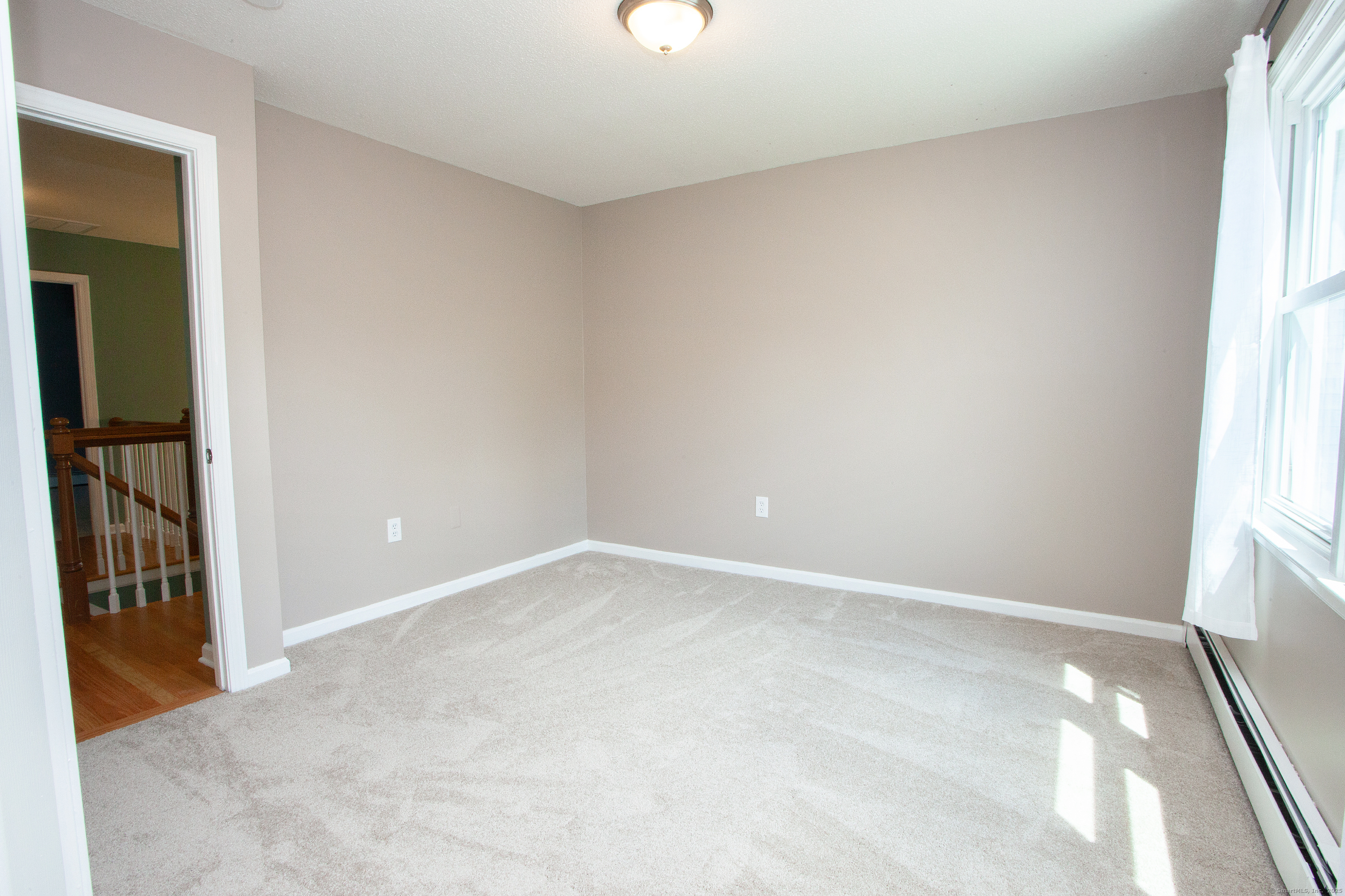 Manchester, Connecticut 06040, United States, 4 Bedrooms Bedrooms, ,4 BathroomsBathrooms,Residential,Pending,181376