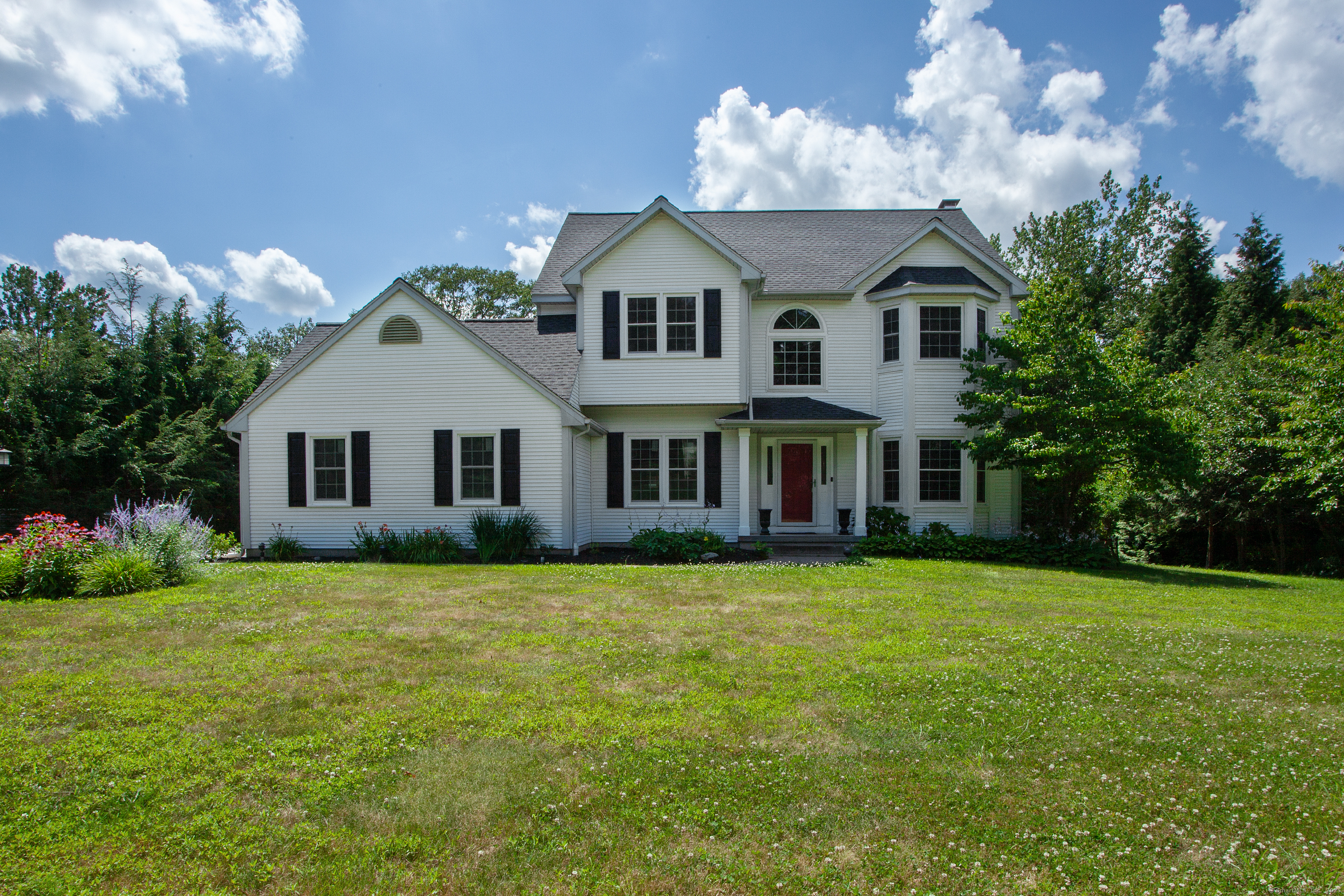 Manchester, Connecticut 06040, United States, 4 Bedrooms Bedrooms, ,4 BathroomsBathrooms,Residential,Pending,181376