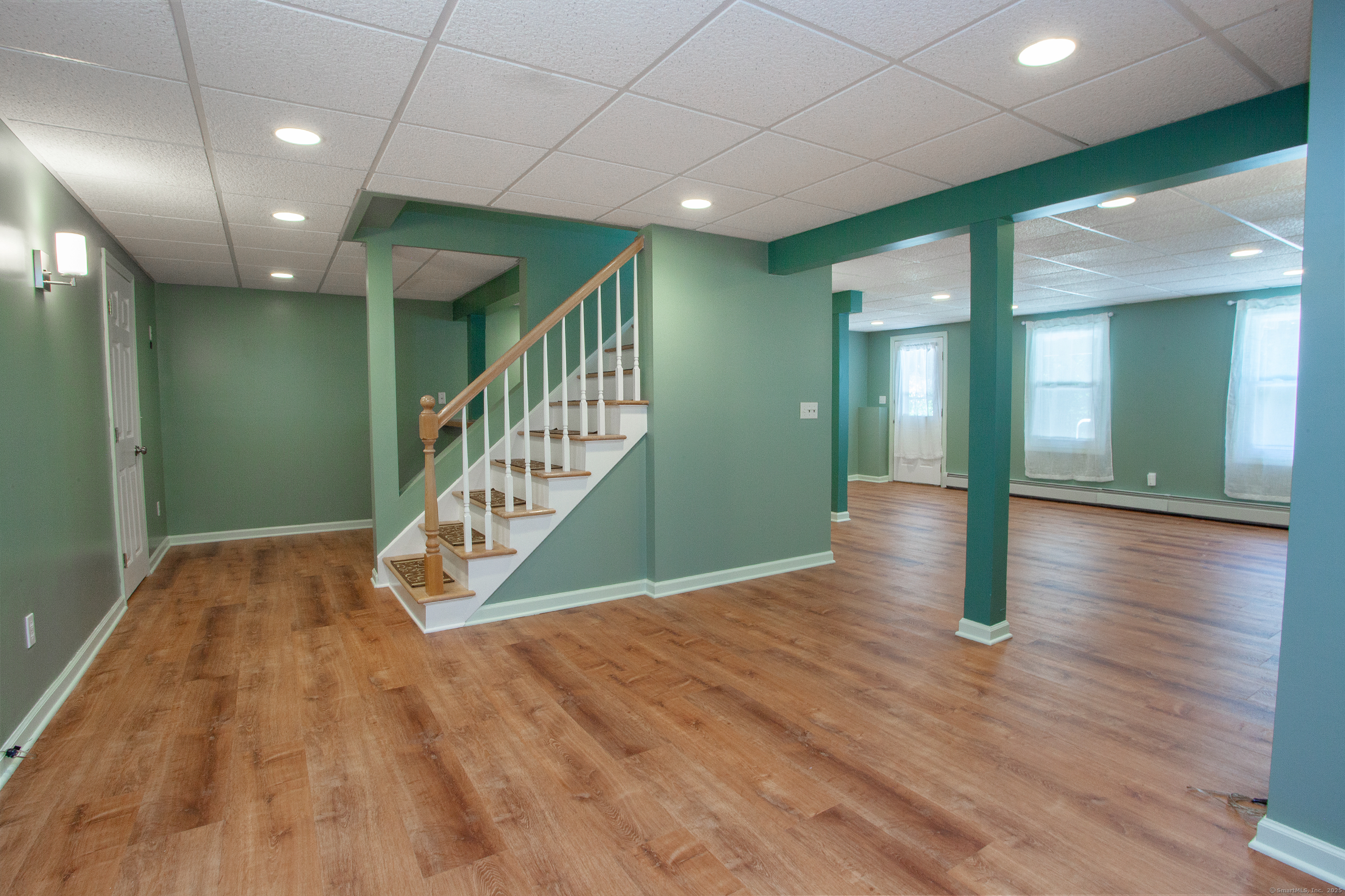 Manchester, Connecticut 06040, United States, 4 Bedrooms Bedrooms, ,4 BathroomsBathrooms,Residential,Pending,181376