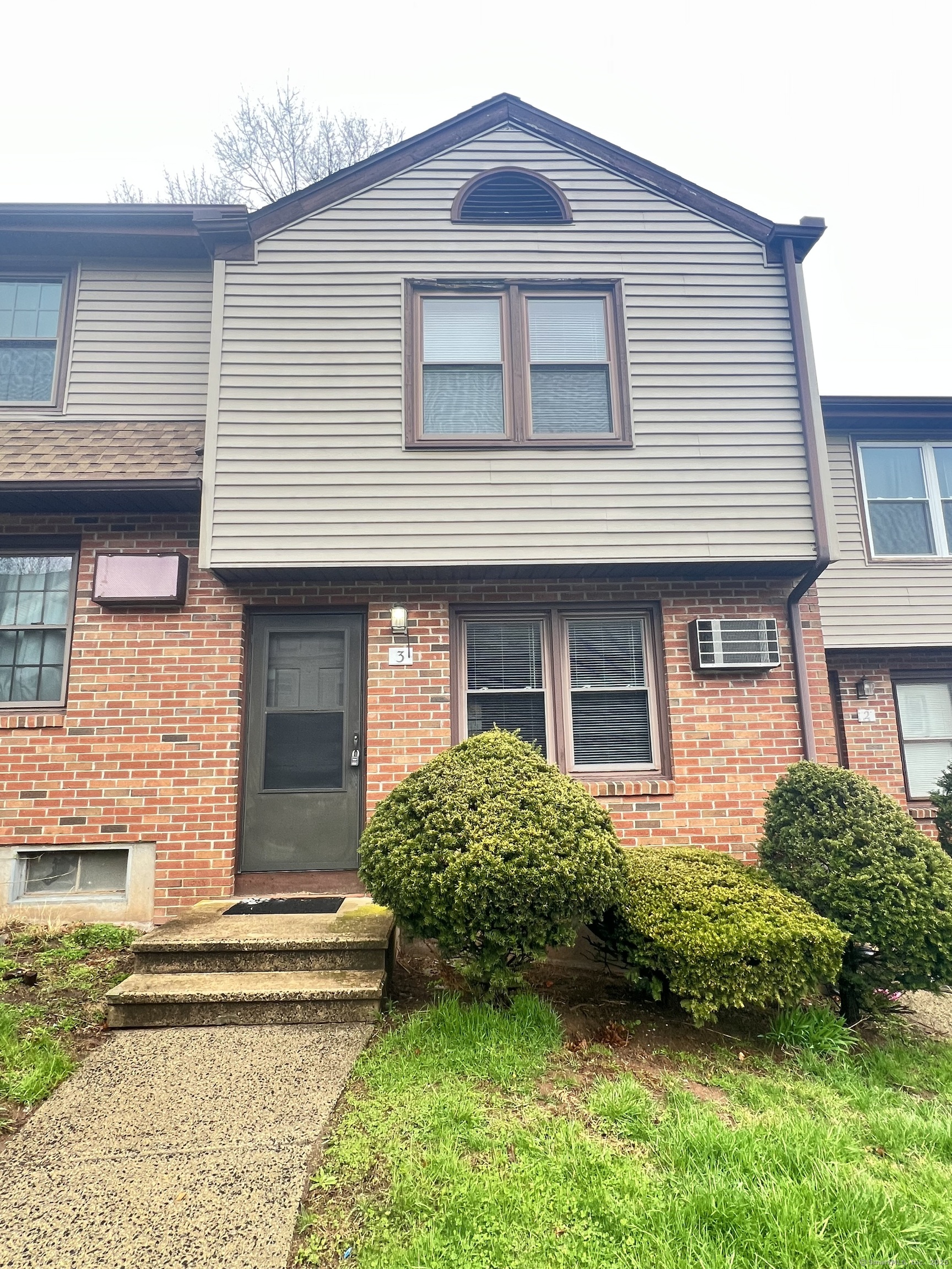Rental Property at Broad Street 3, Meriden, Connecticut - Bedrooms: 2 
Bathrooms: 2 
Rooms: 6  - $1,850 MO.