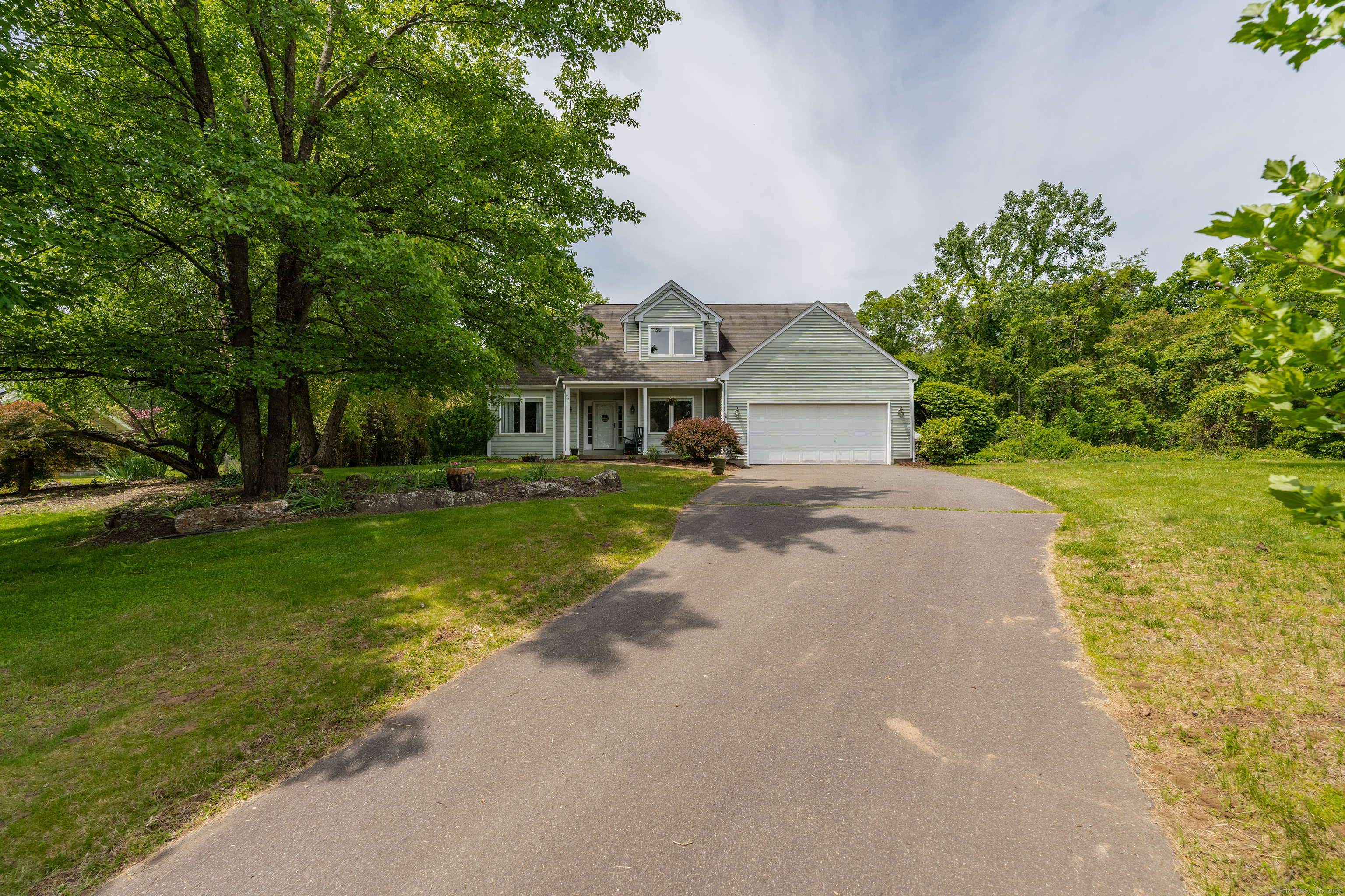 Property for Sale at Spring Wood Lane, Bloomfield, Connecticut - Bedrooms: 3 
Bathrooms: 3 
Rooms: 6  - $439,000